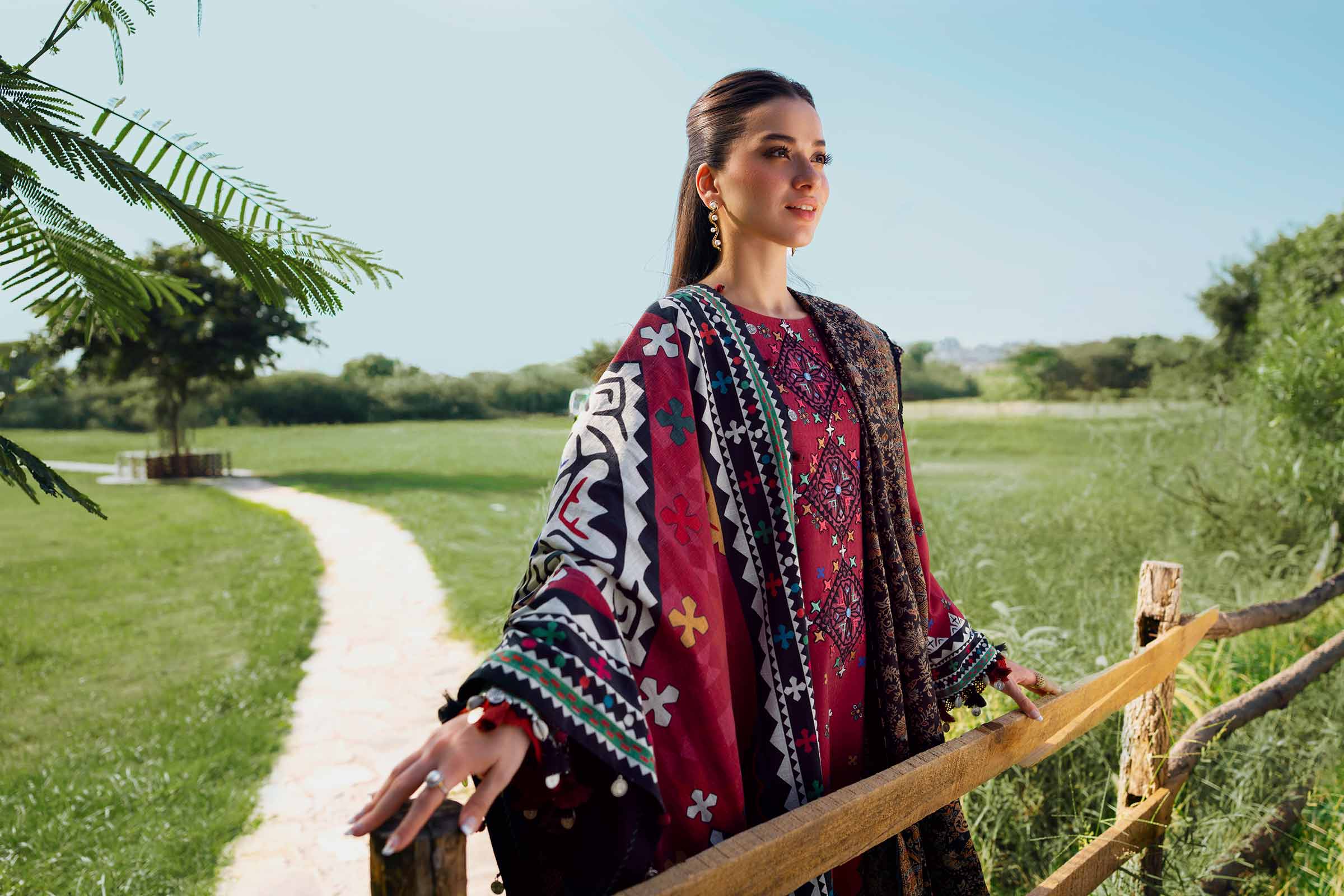 NISHATUAE - Pink Embroidered Jacquard 3-piece Unstitched Suit