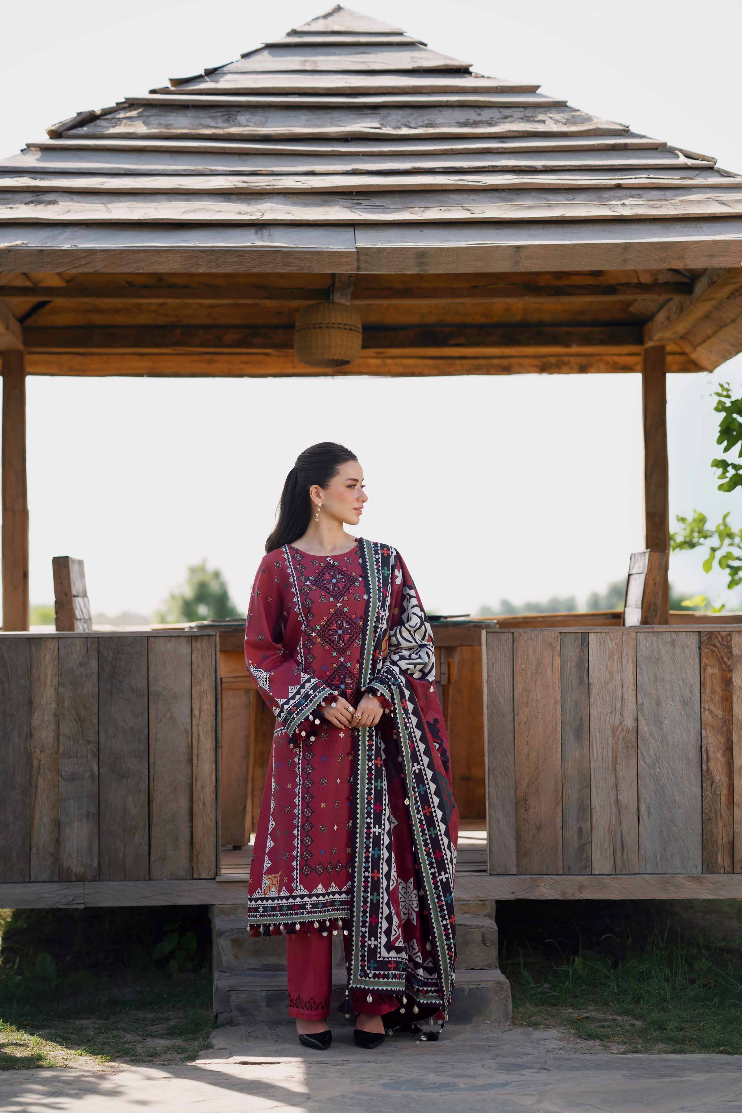 NISHATUAE - Pink Embroidered Jacquard 3-piece Unstitched Suit