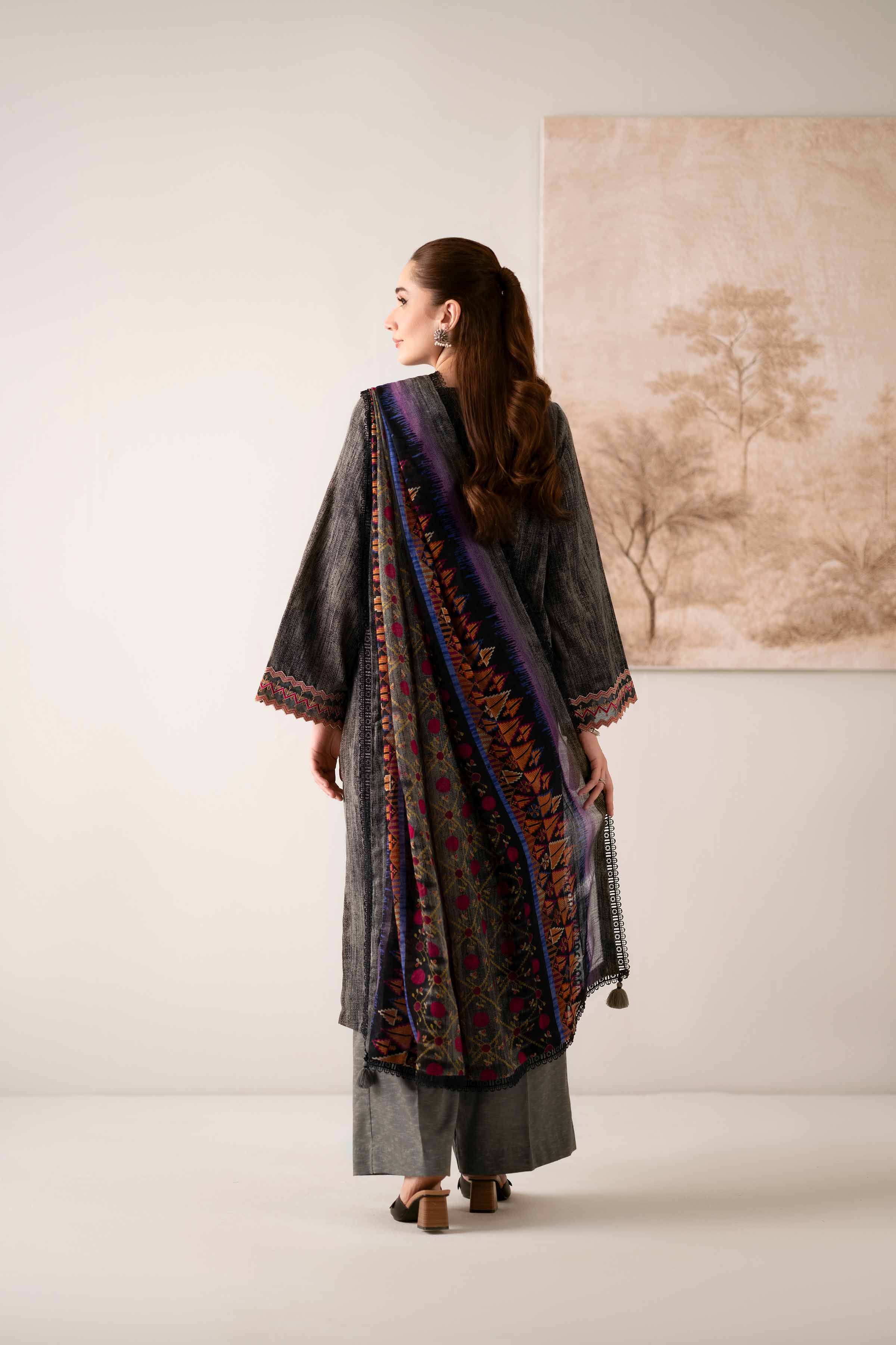 NISHATUAE - Grey Embroidered Karandi 3-piece Unstitched Suit