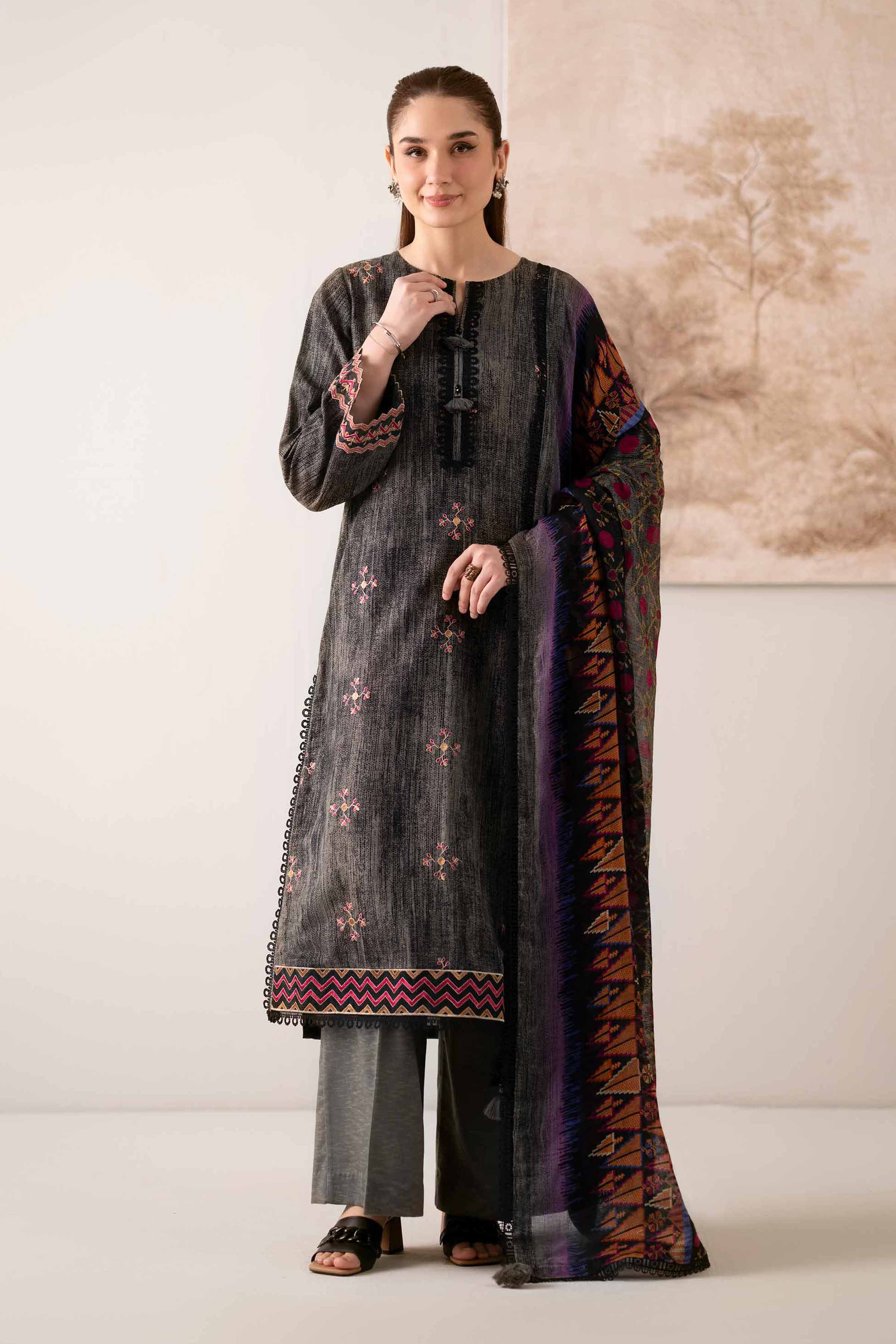 NISHATUAE - Grey Embroidered Karandi 3-piece Unstitched Suit