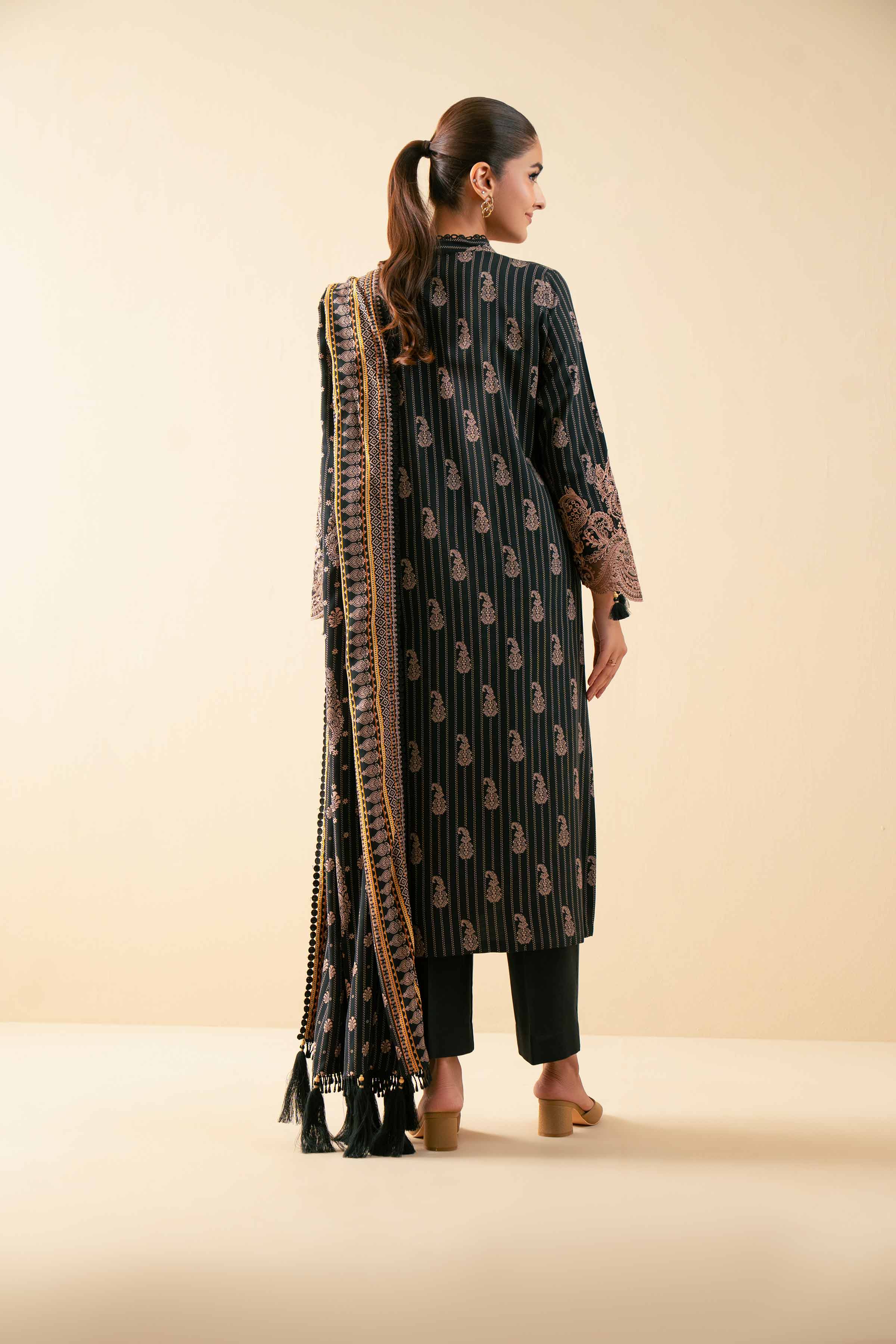 NISHATUAE - Black Embroidered Linen 3-piece Unstitched Suit
