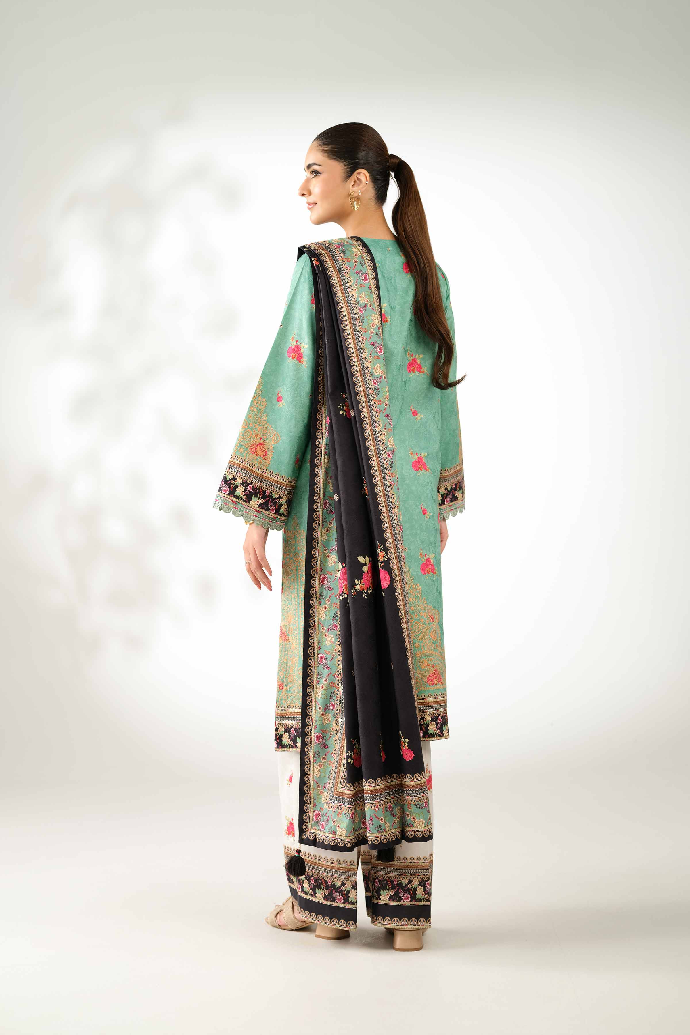 NISHATUAE - Green Embroidered Jacquard 3-piece Unstitched Suit