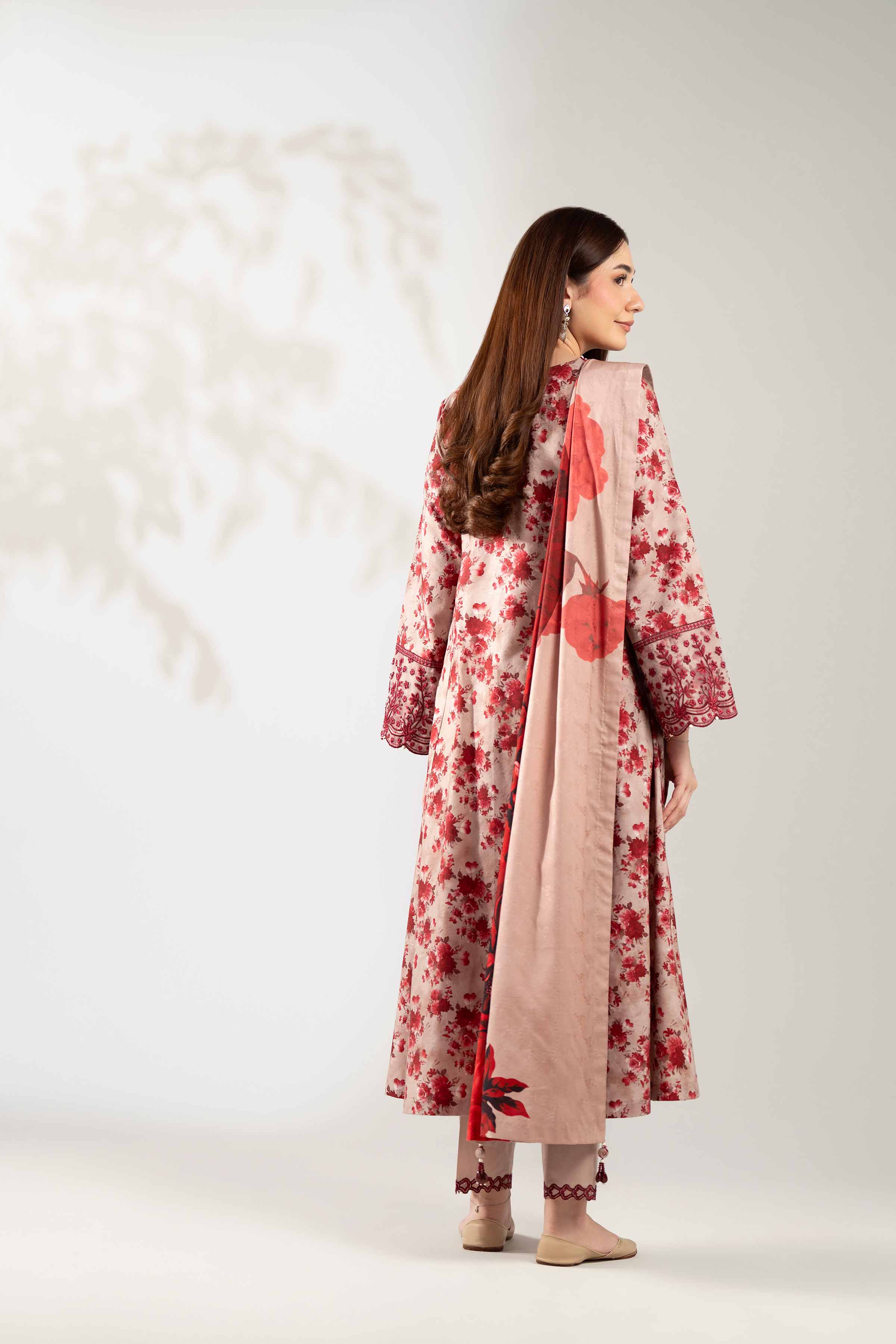 NISHATUAE - Rose Embroidered Jacquard 3-piece Unstitched Suit
