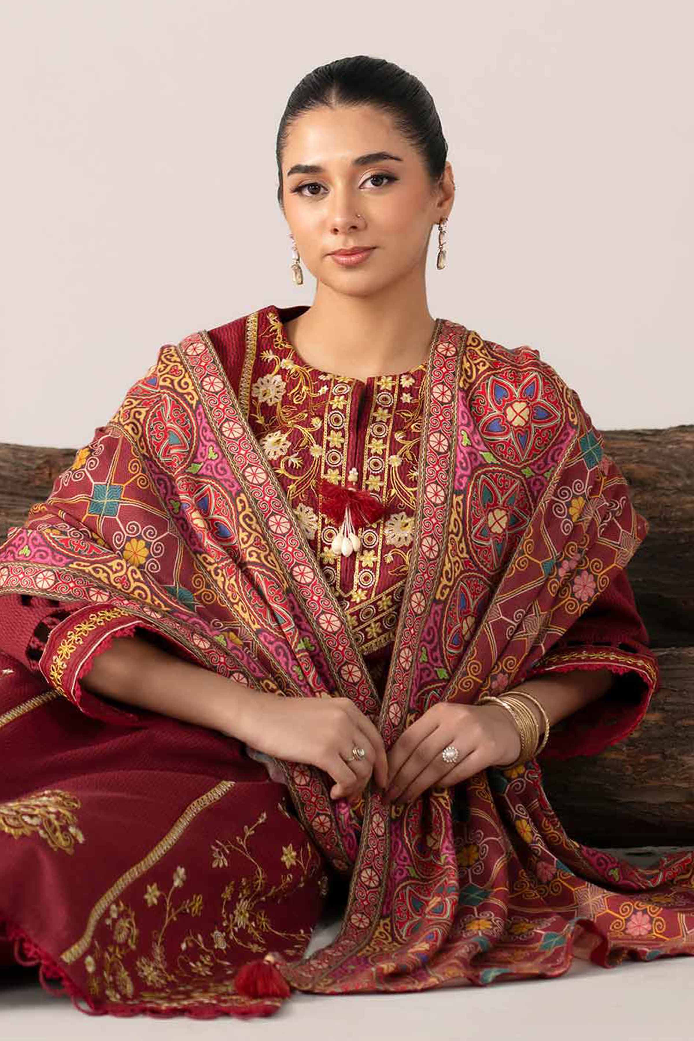 NishatUAE - Multi & Bright Red Embroidered Karandi 3-piece Unstitched Suit