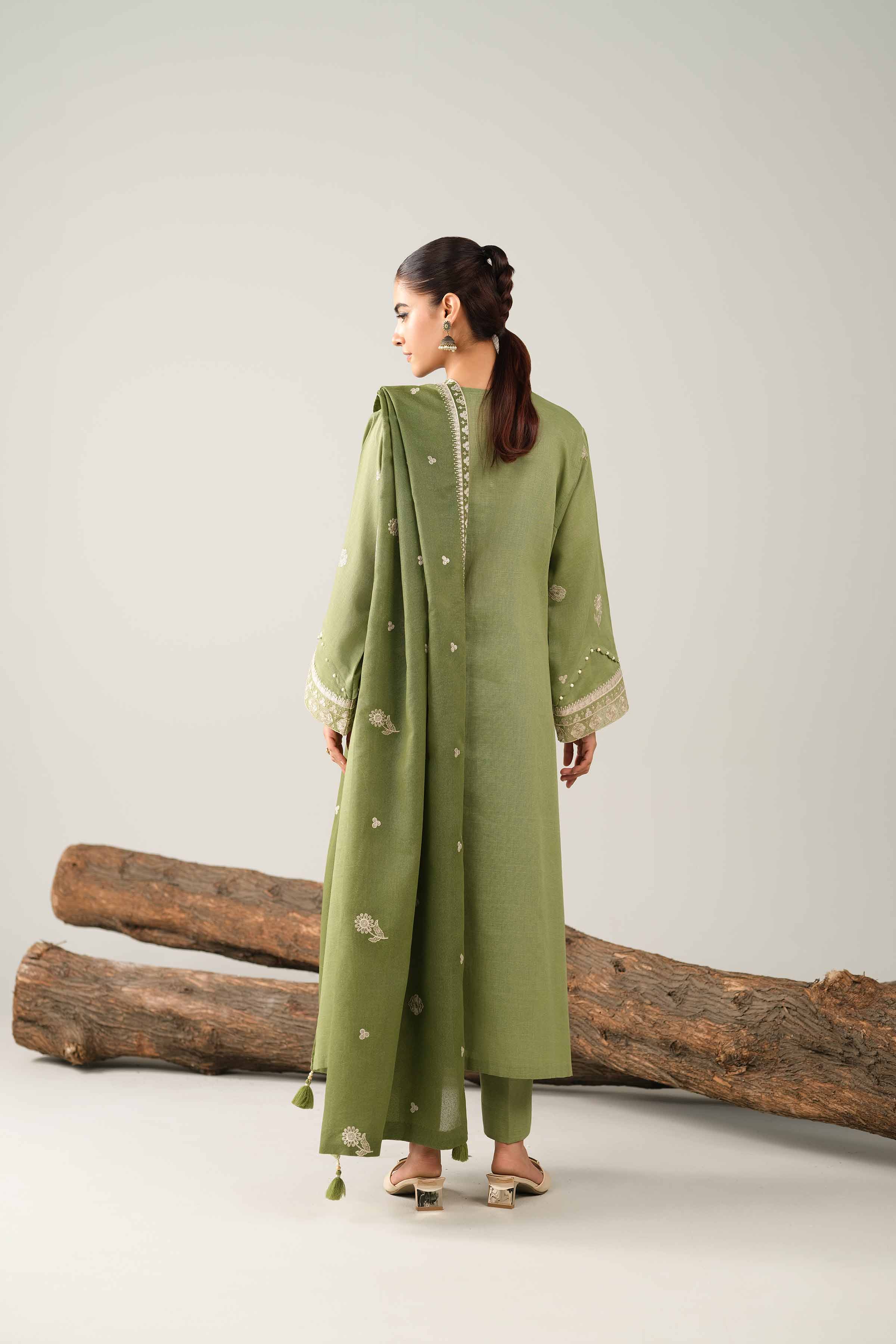 NishatUAE - Green Embroidered Khaddar 3-piece Unstitched Suit