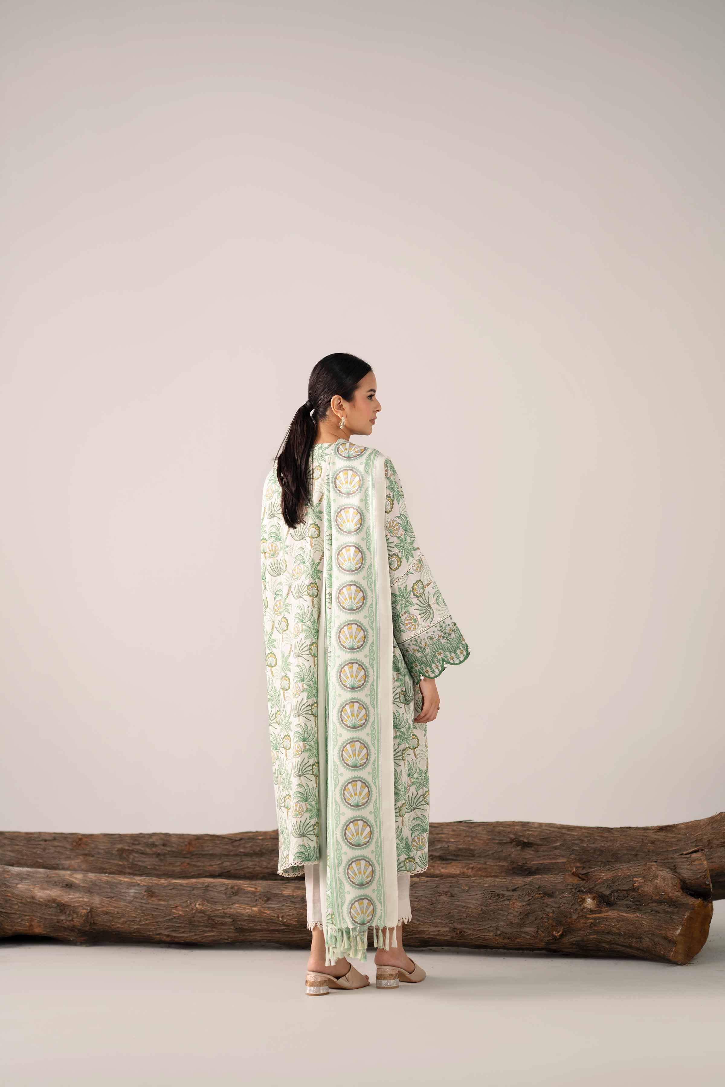 NishatUAE - Green & Off White Embroidered Karandi 3-piece Unstitched Suit