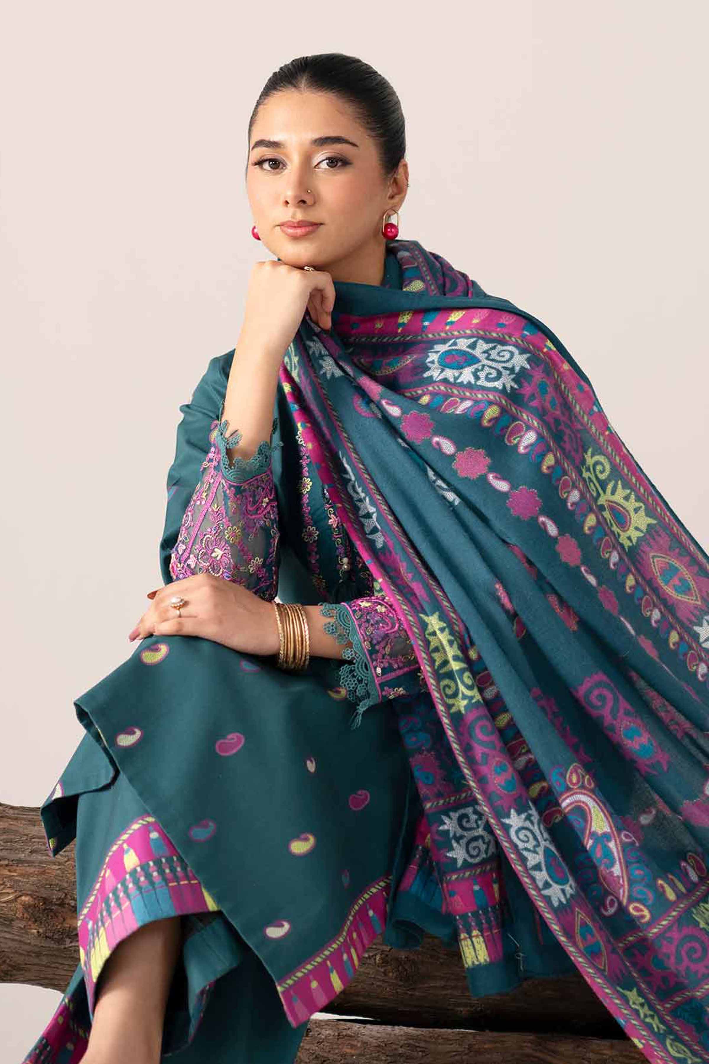NishatUAE - Green Embroidered Cotton 3-piece Unstitched Suit