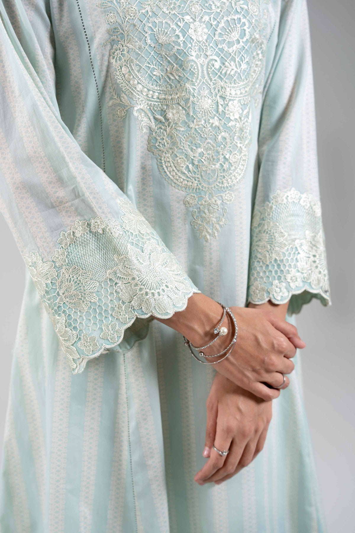 NISHAT UAE 3Pc Embroidered Unstitched Women Green Lawn Suit