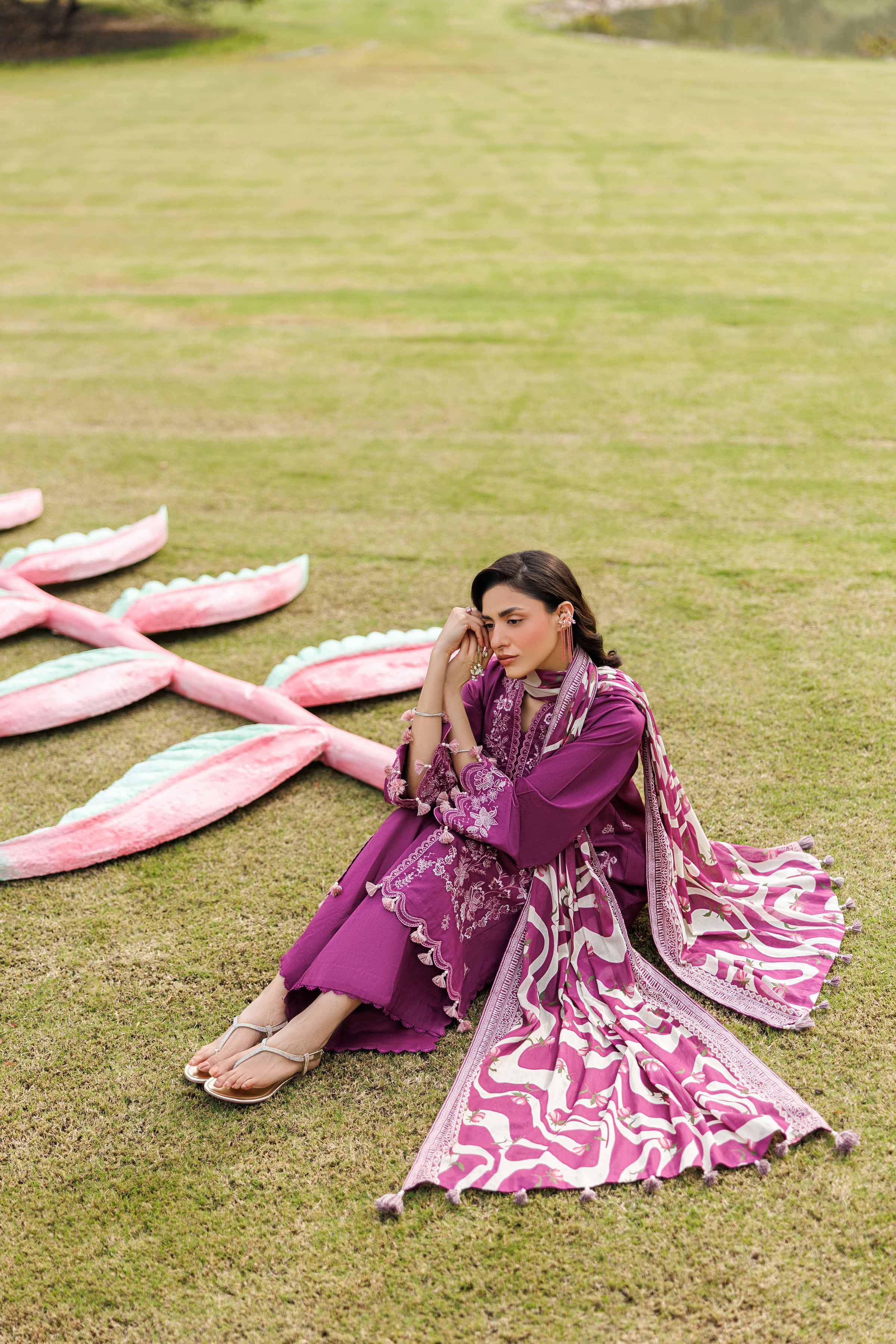 3 Piece - Printed Embroidered Suit - 42601534