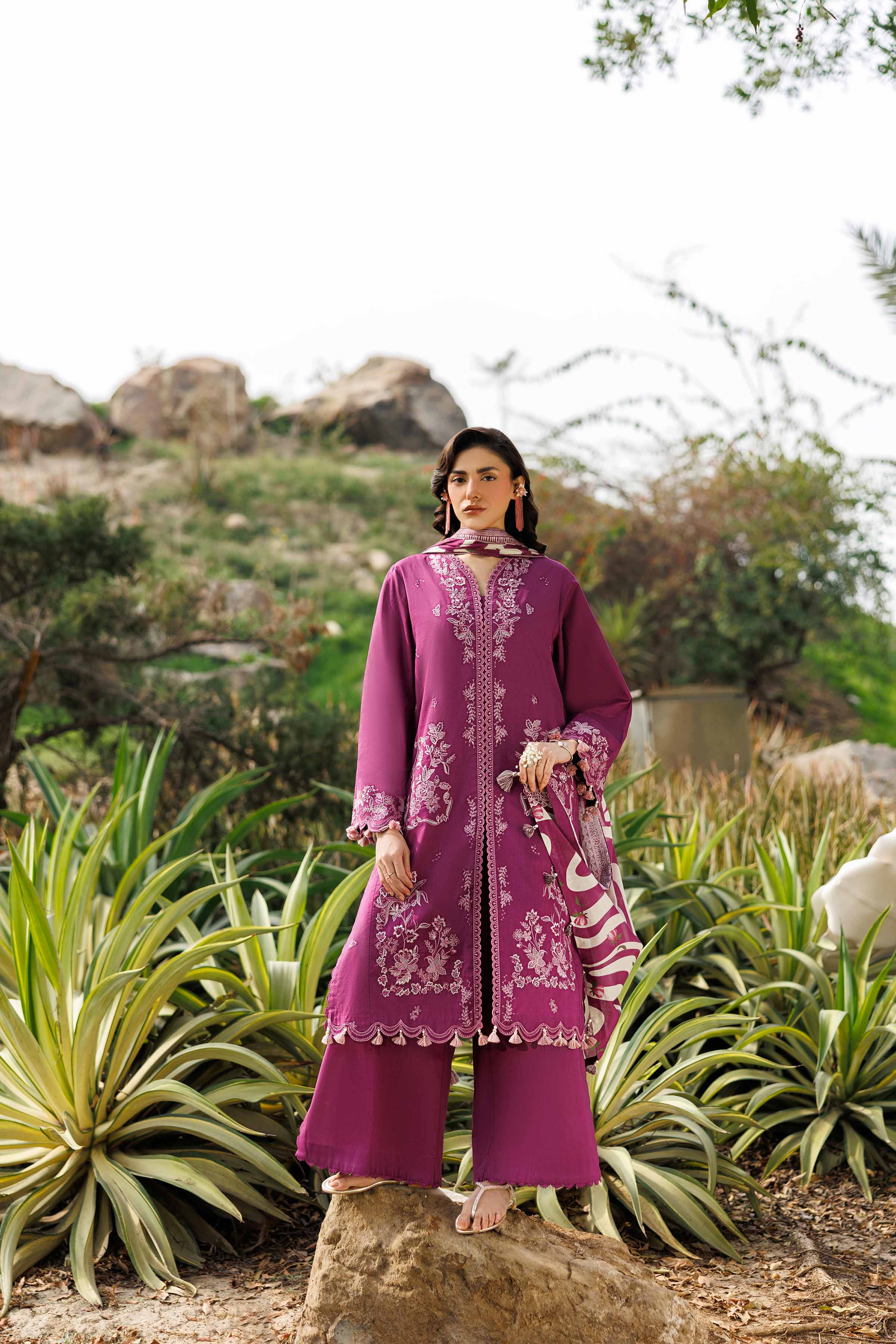 3 Piece - Printed Embroidered Suit - 42601534