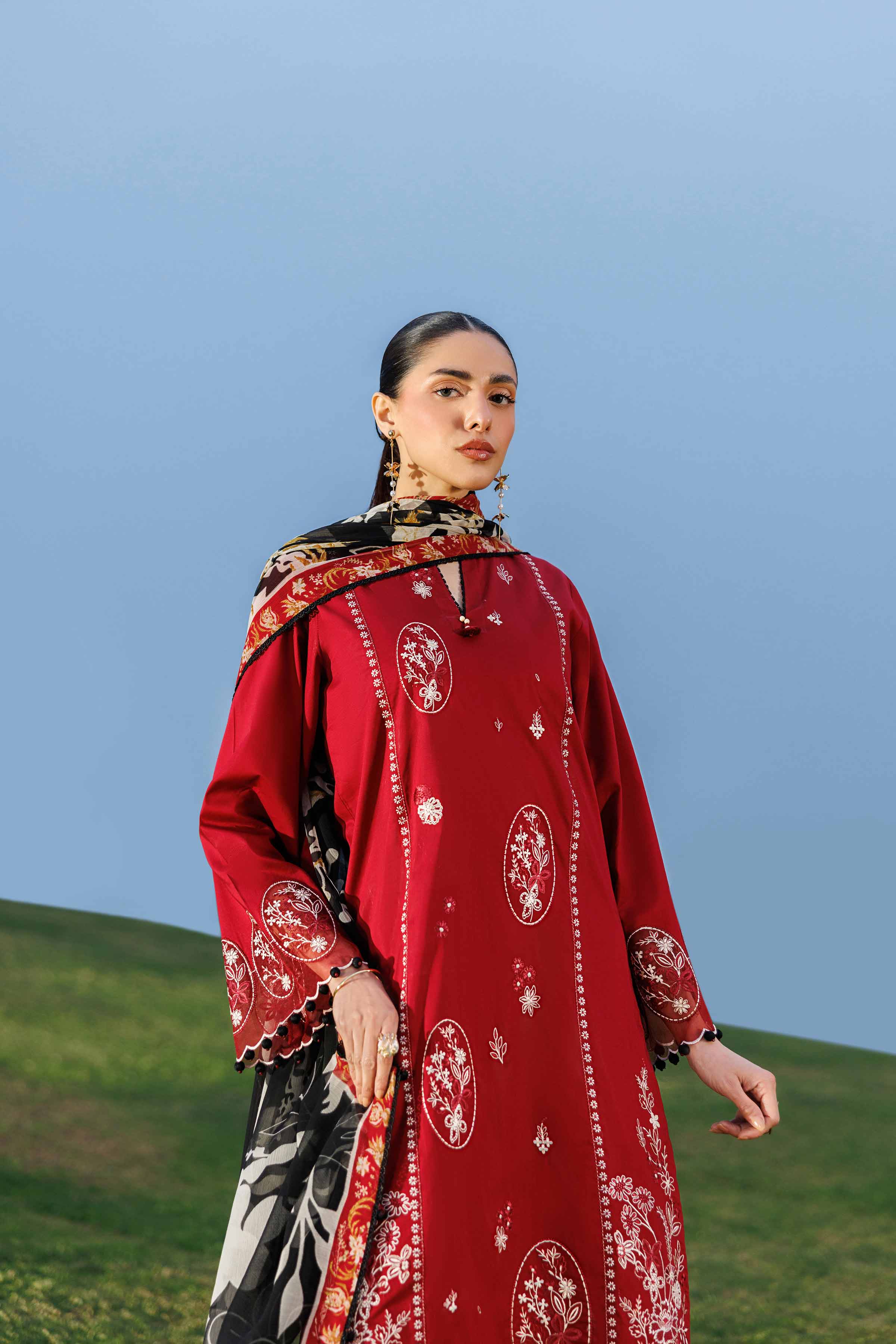 3 Piece - Digital Printed Embroidered Suit - 42601550 Maroon Lawn 3PC Embroidered Summer