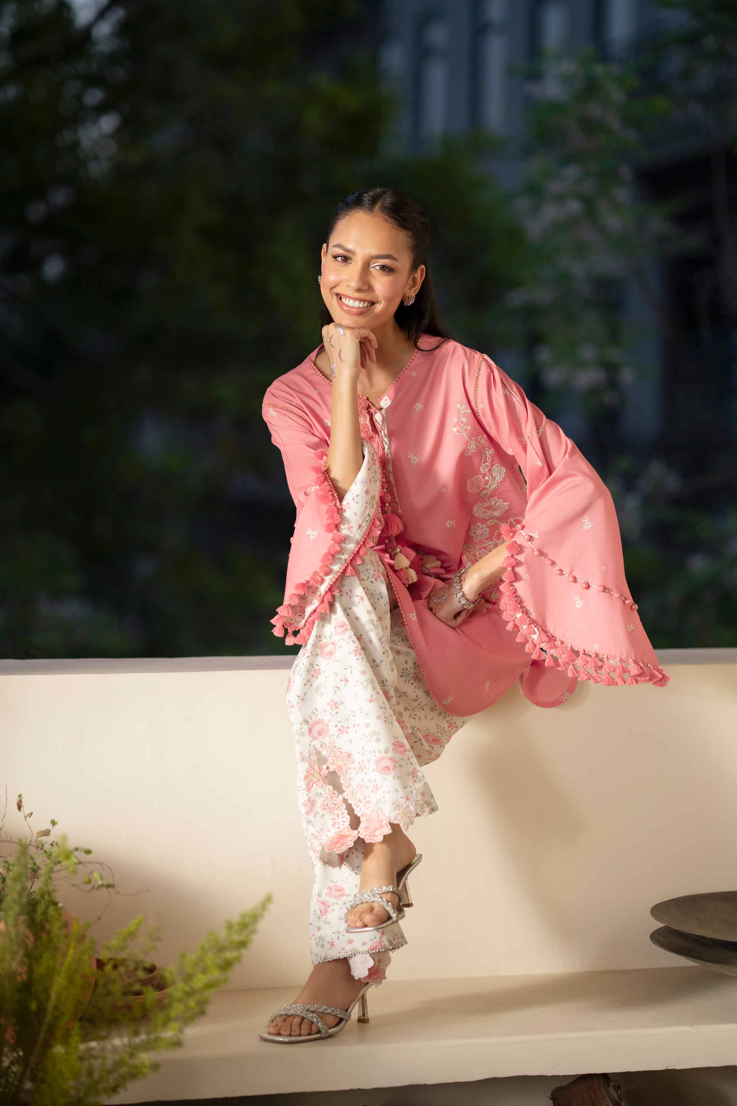2 Piece - Printed Embroidered Suit - 42601668