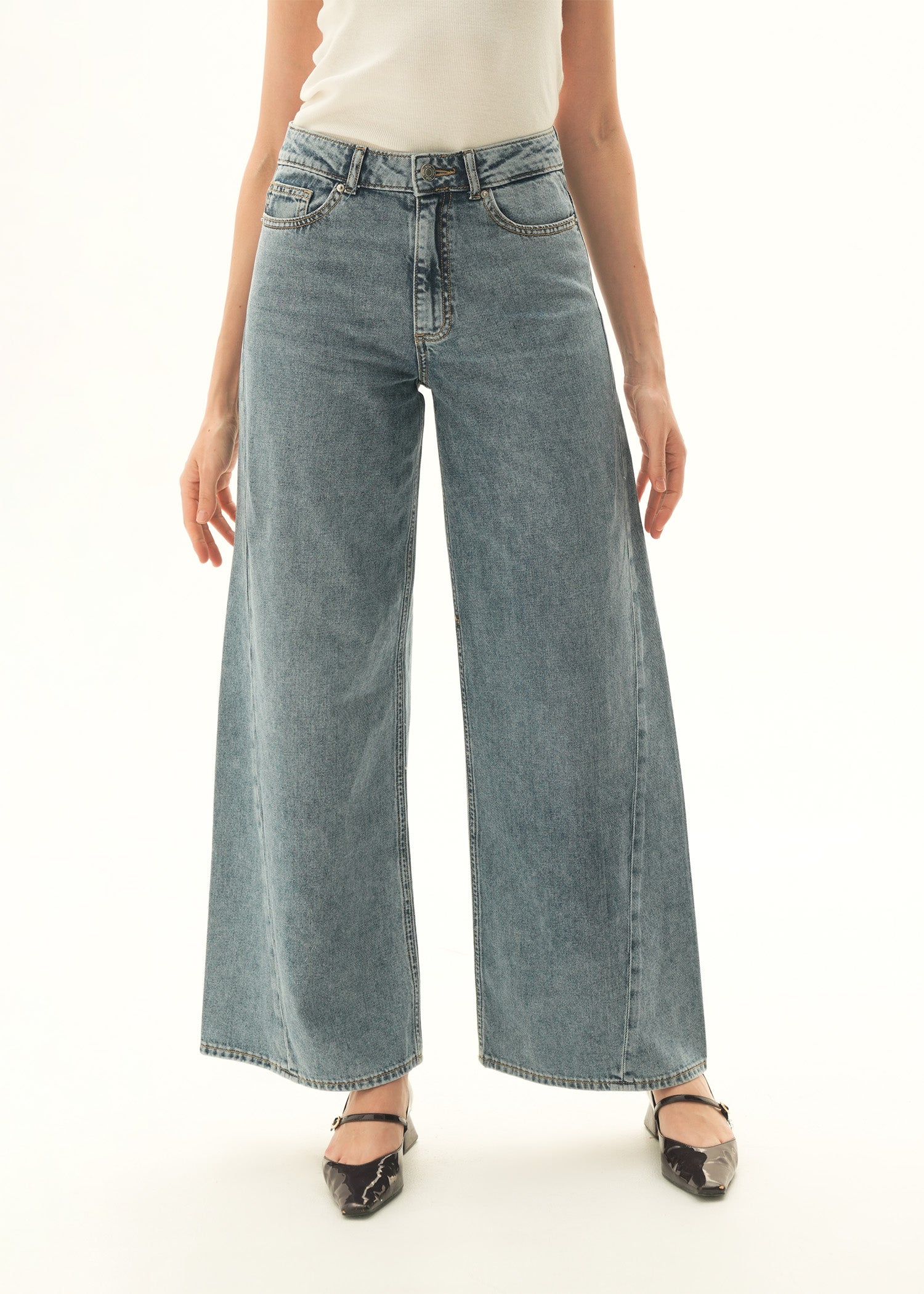 Wide Leg Jeans - KOA