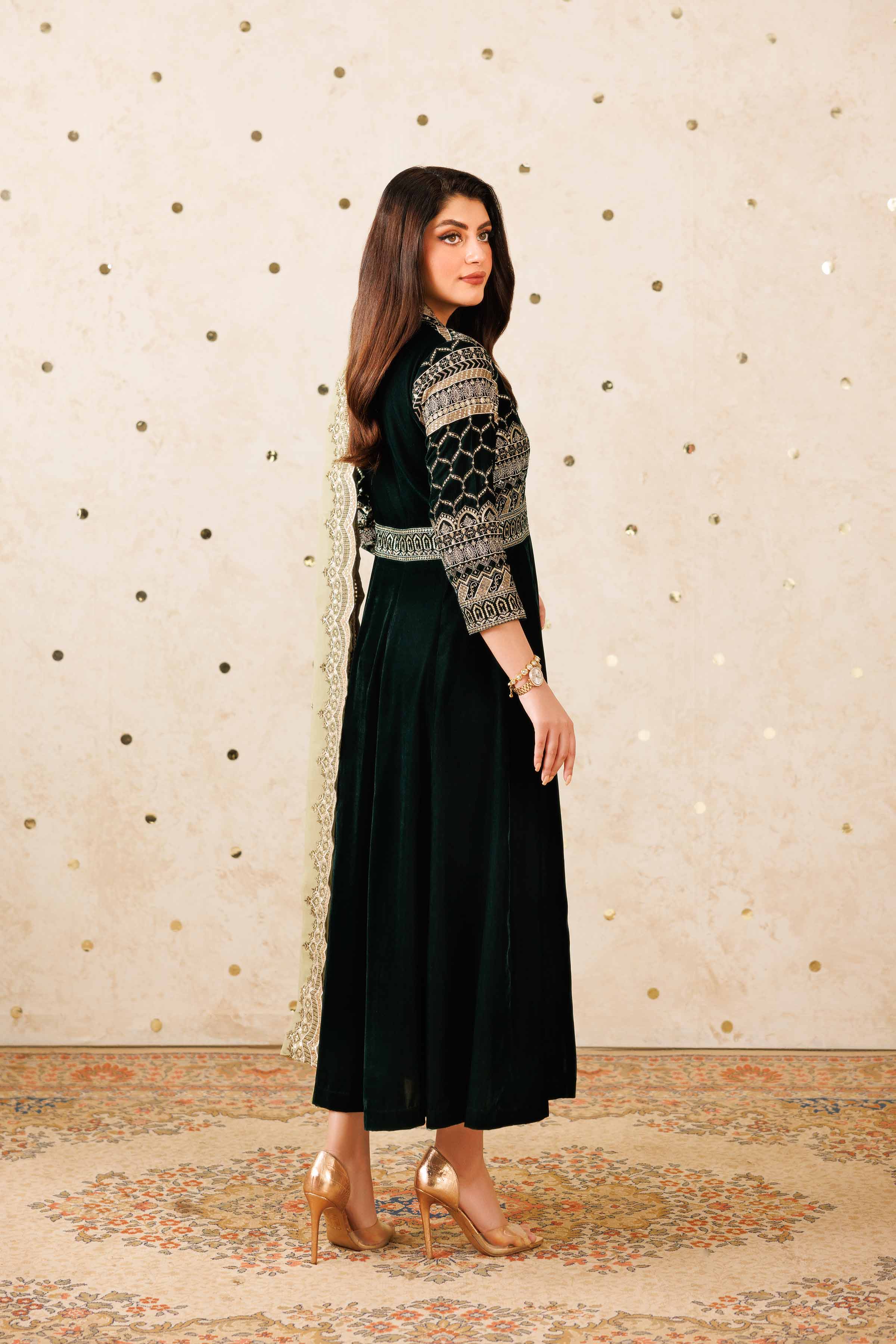 NISHATUAE - Green Embroidered Velvet 3-piece Ready to wear Suit