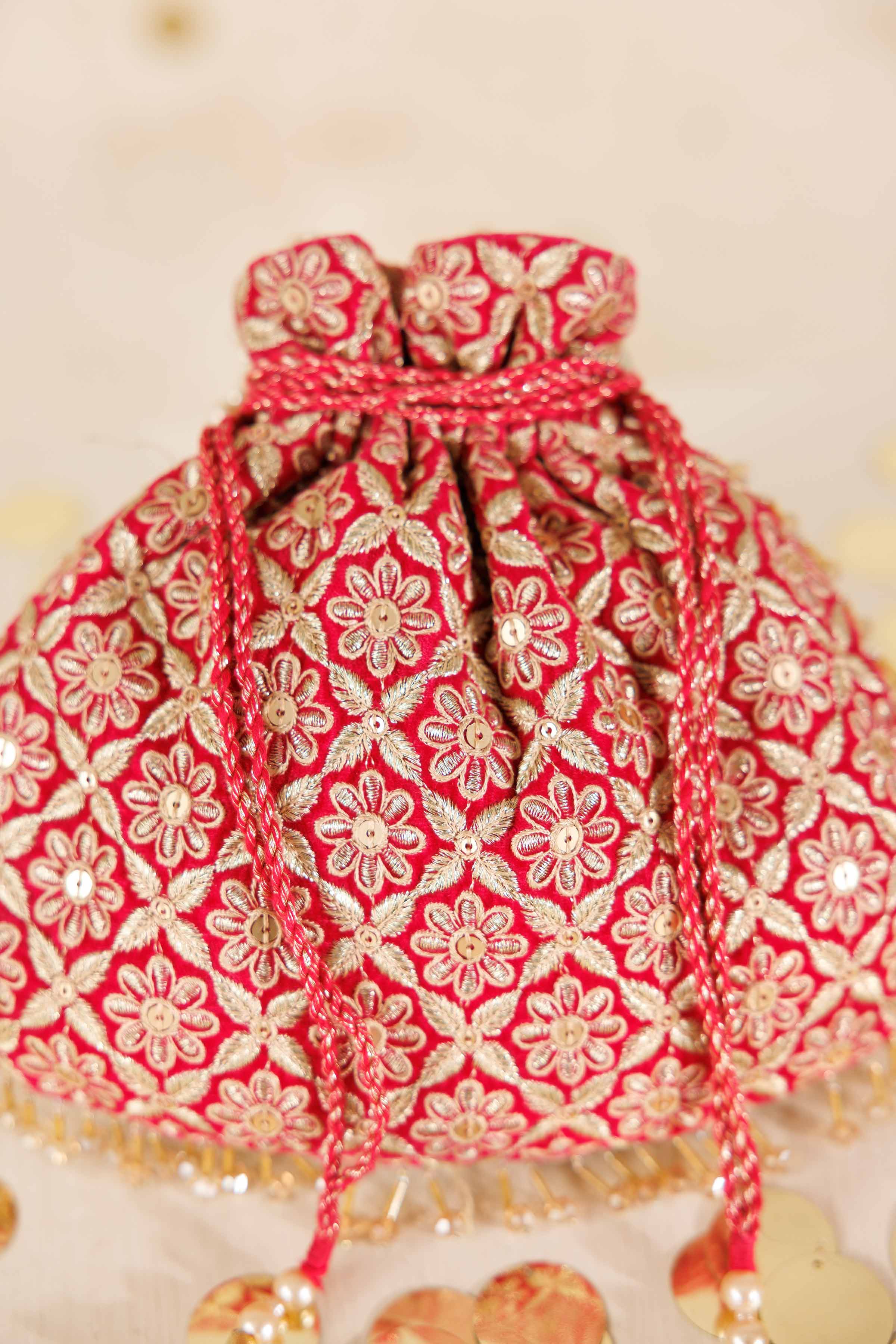 NISHATUAE - Pink Embroidered Velvet Pouch