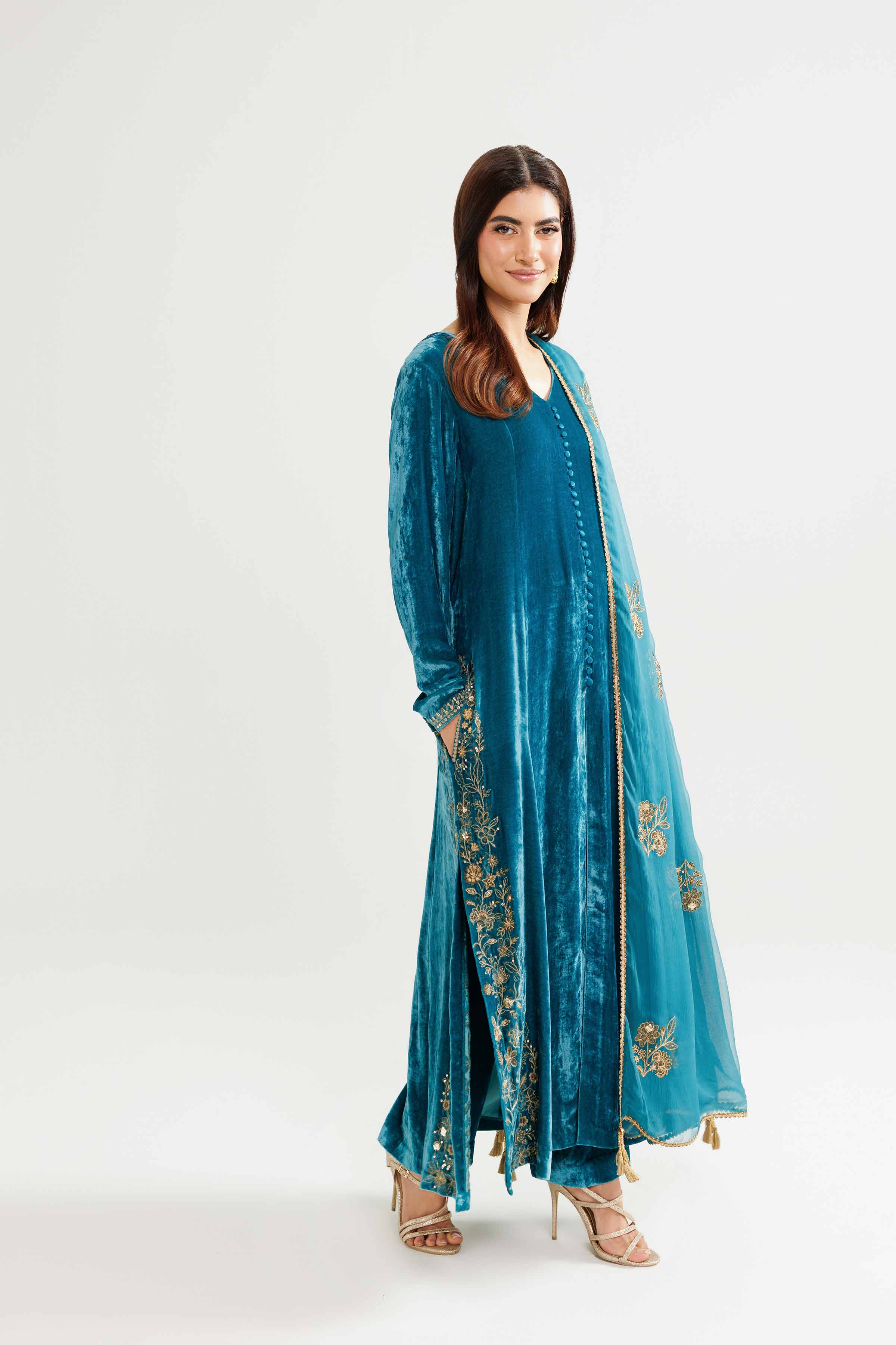 NISHATUAE - Blue Embroidered Velvet 3-piece Ready to wear Suit