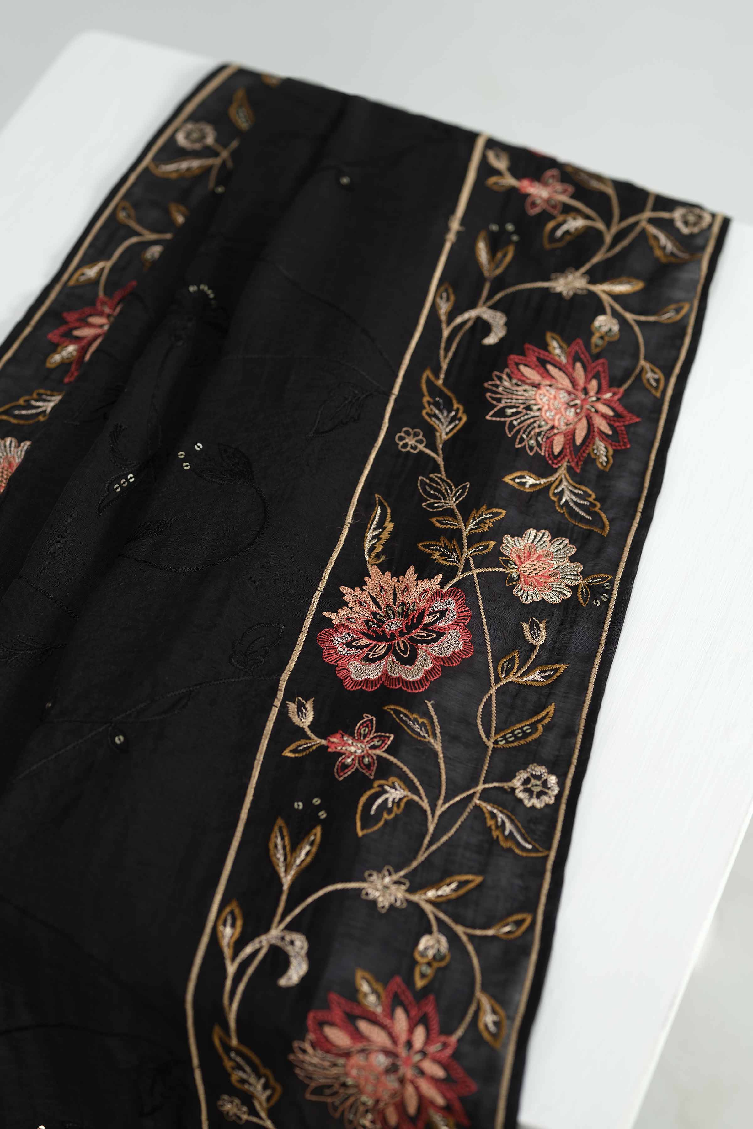 NISHATUAE - Black Embroidered Cotton dupatta