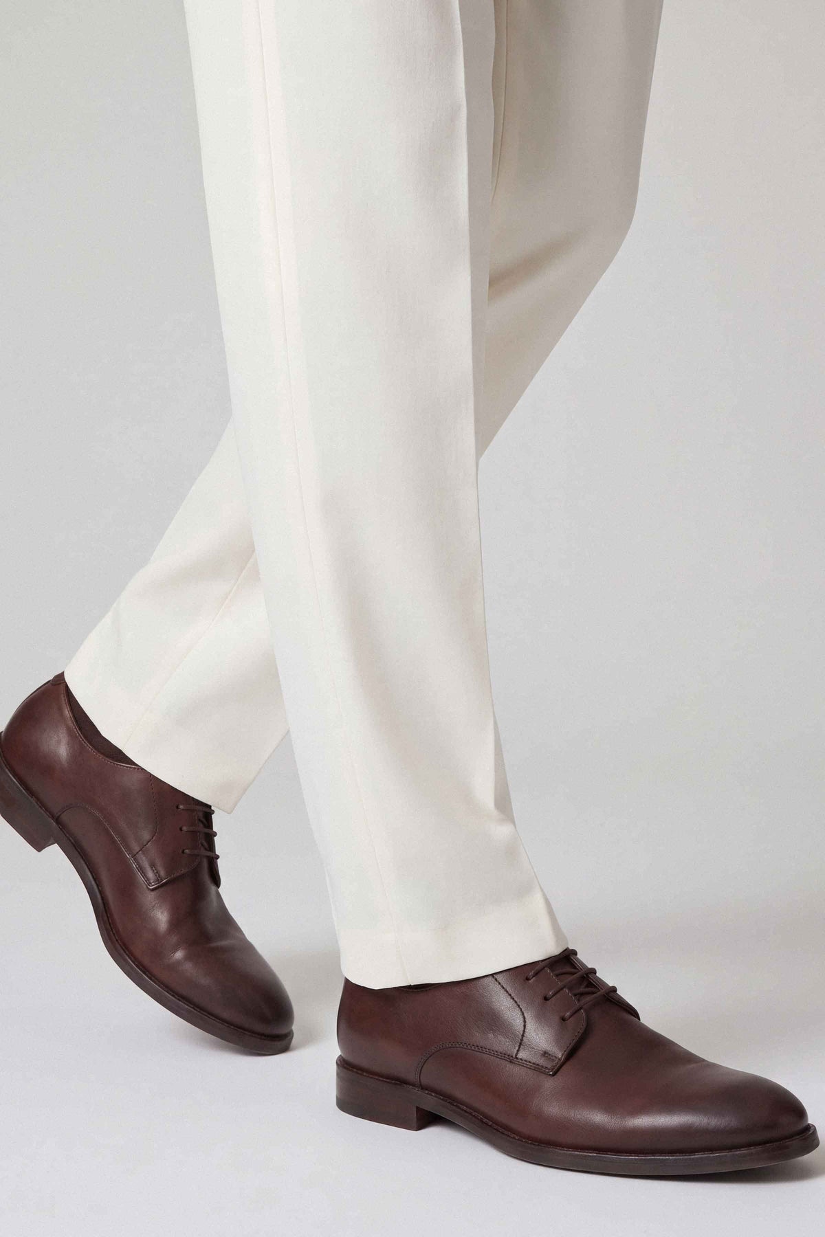 White Solid Trousers in Cotton ready-to-wear