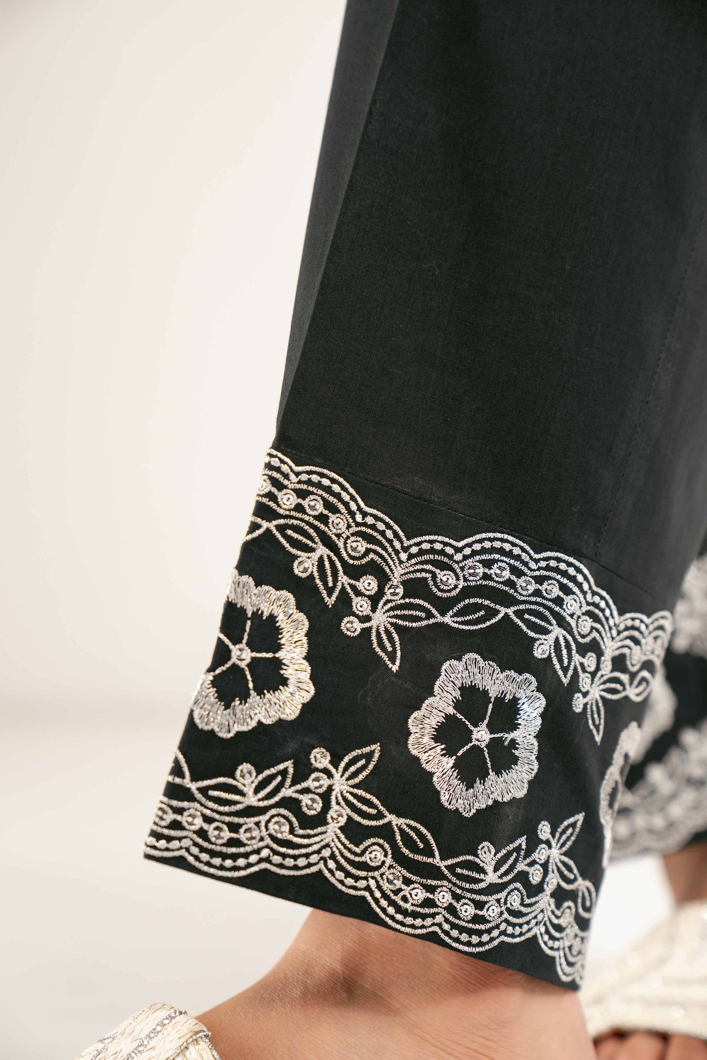 Embroidered Trousers - PE25-150