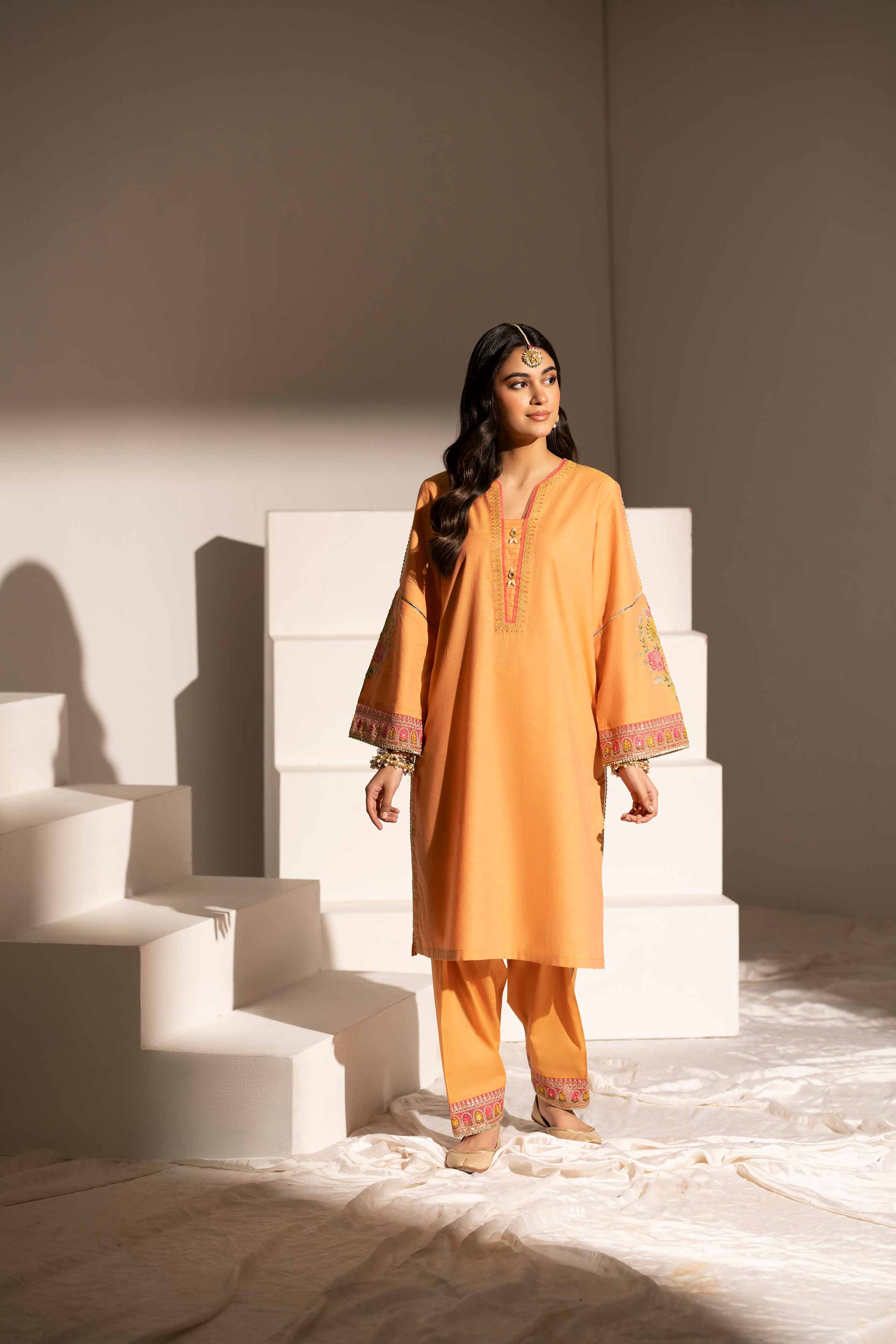 2 Piece - Embroidered Suit - PE25-158