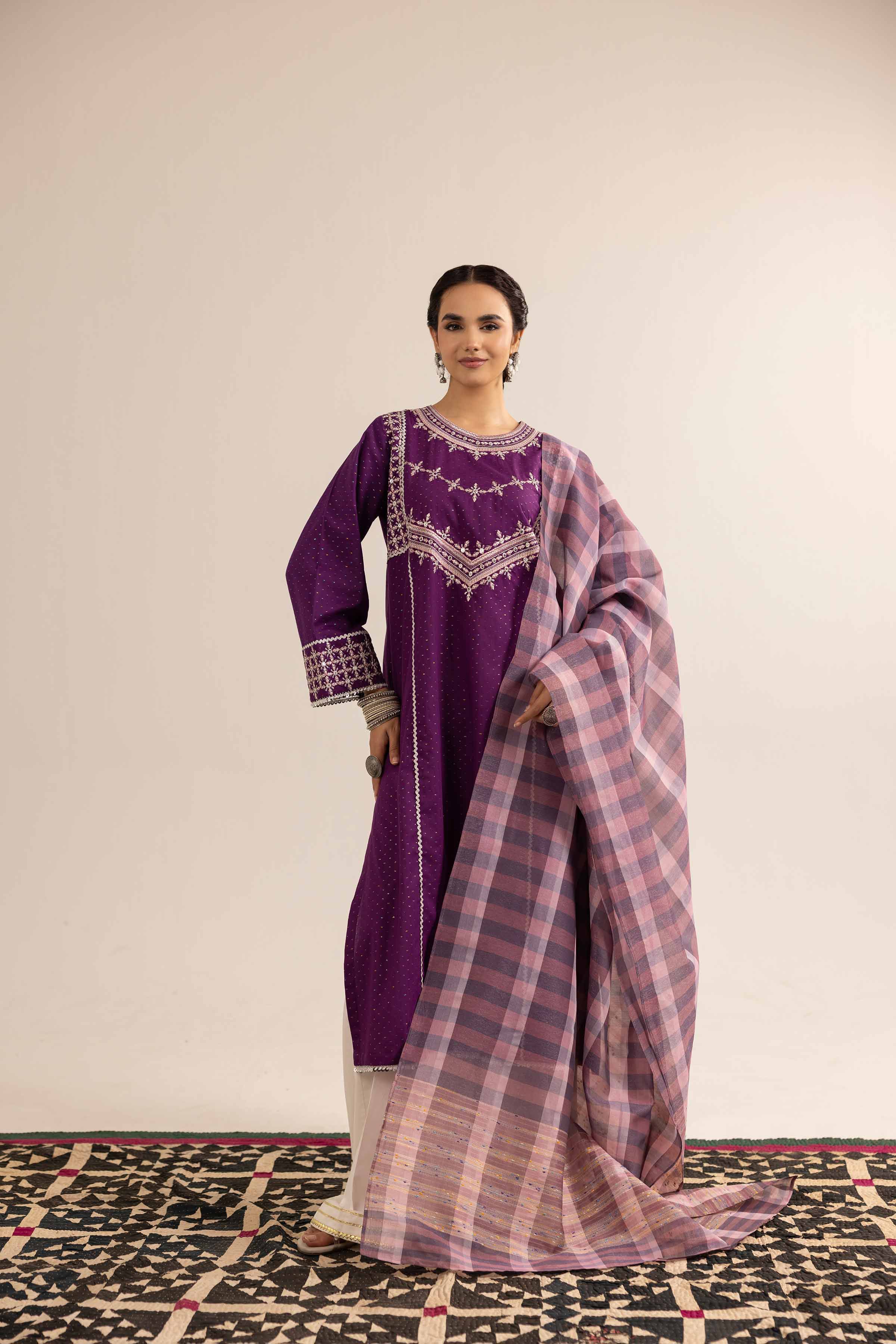 2 Piece - Embroidered Suit - PE25-262