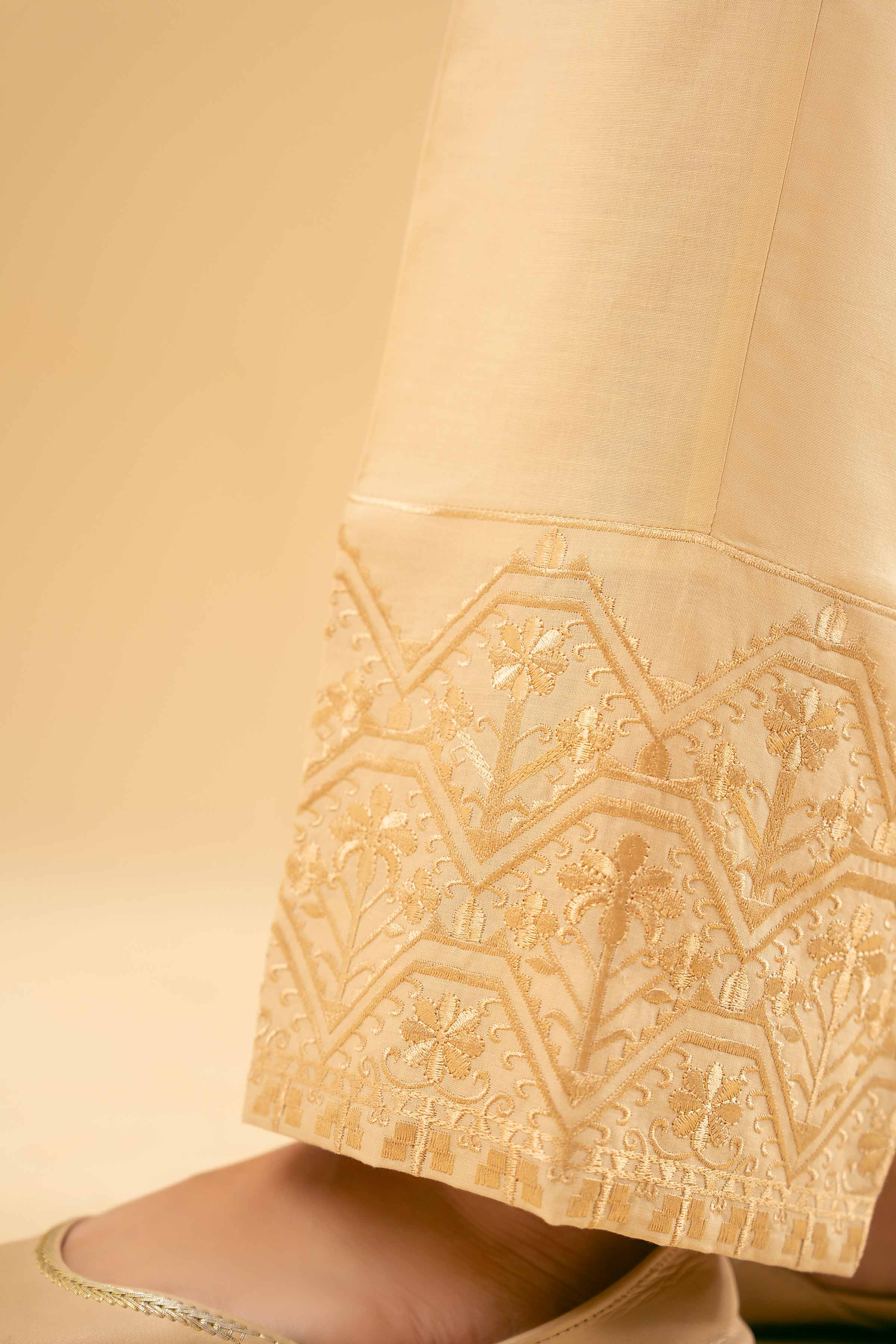 Embroidered Trousers - PE25-433