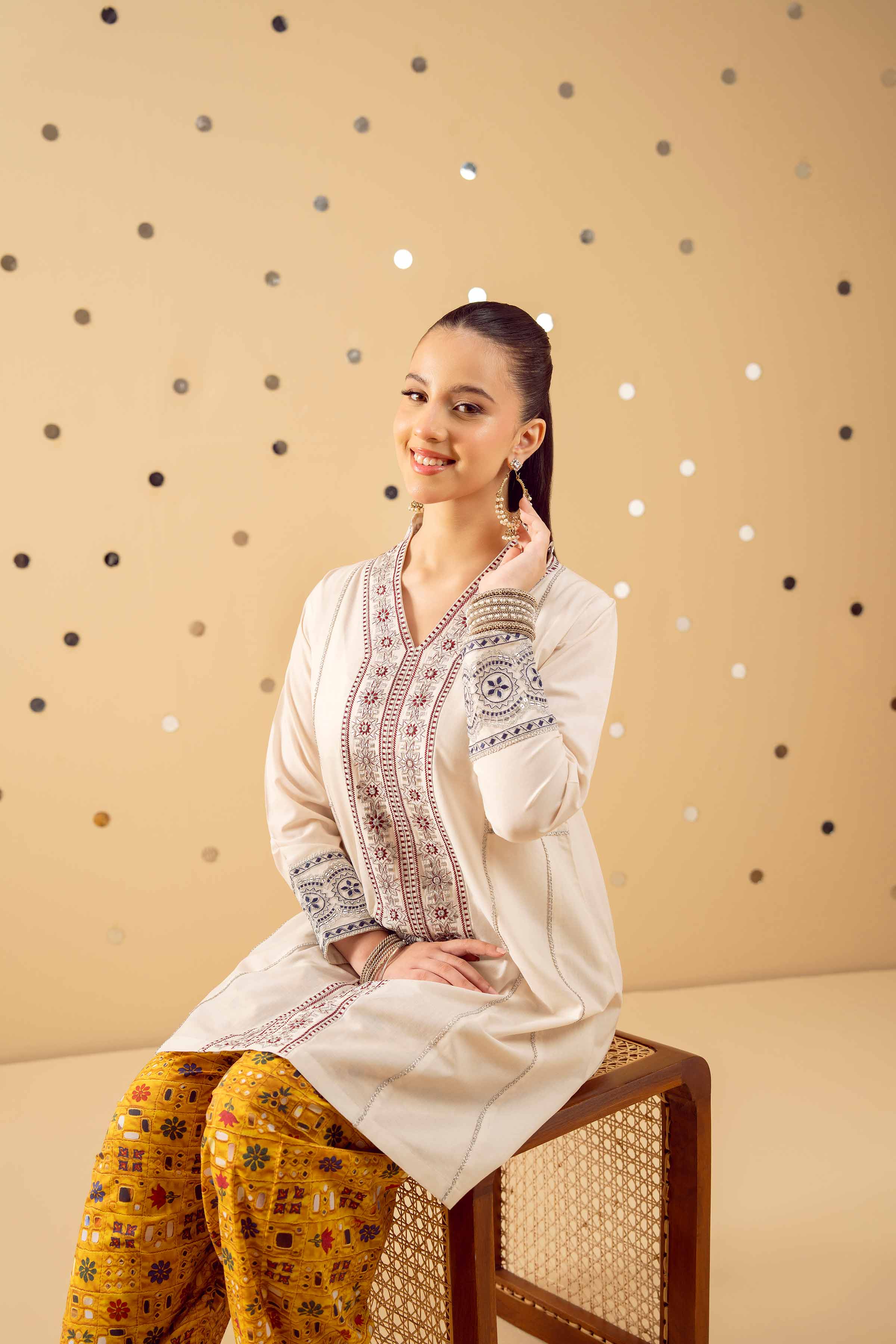 NISHATUAE - White Embroidered Lawn 2-piece Ready to wear Dress