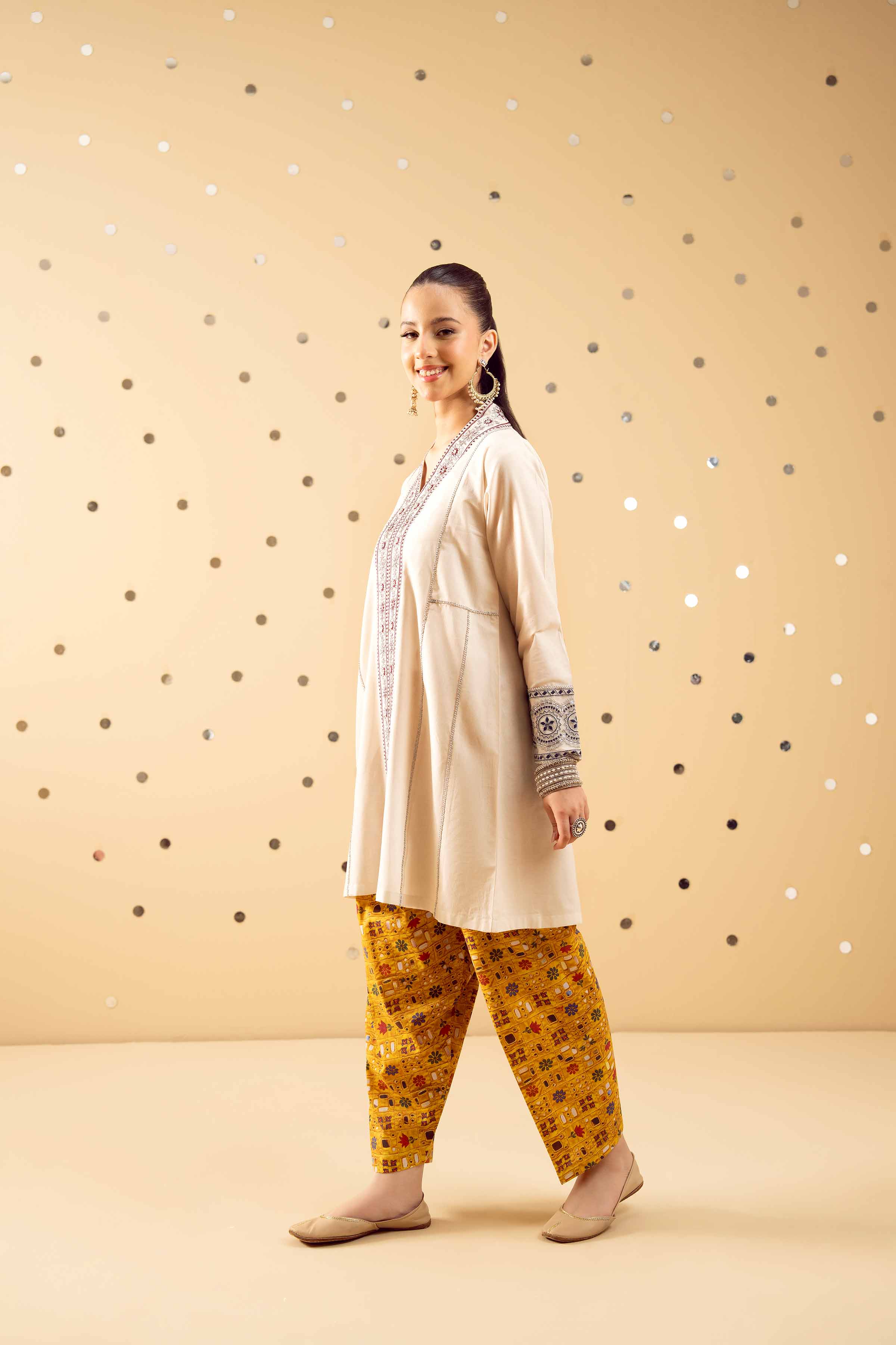 NISHATUAE - White Embroidered Lawn 2-piece Ready to wear Dress