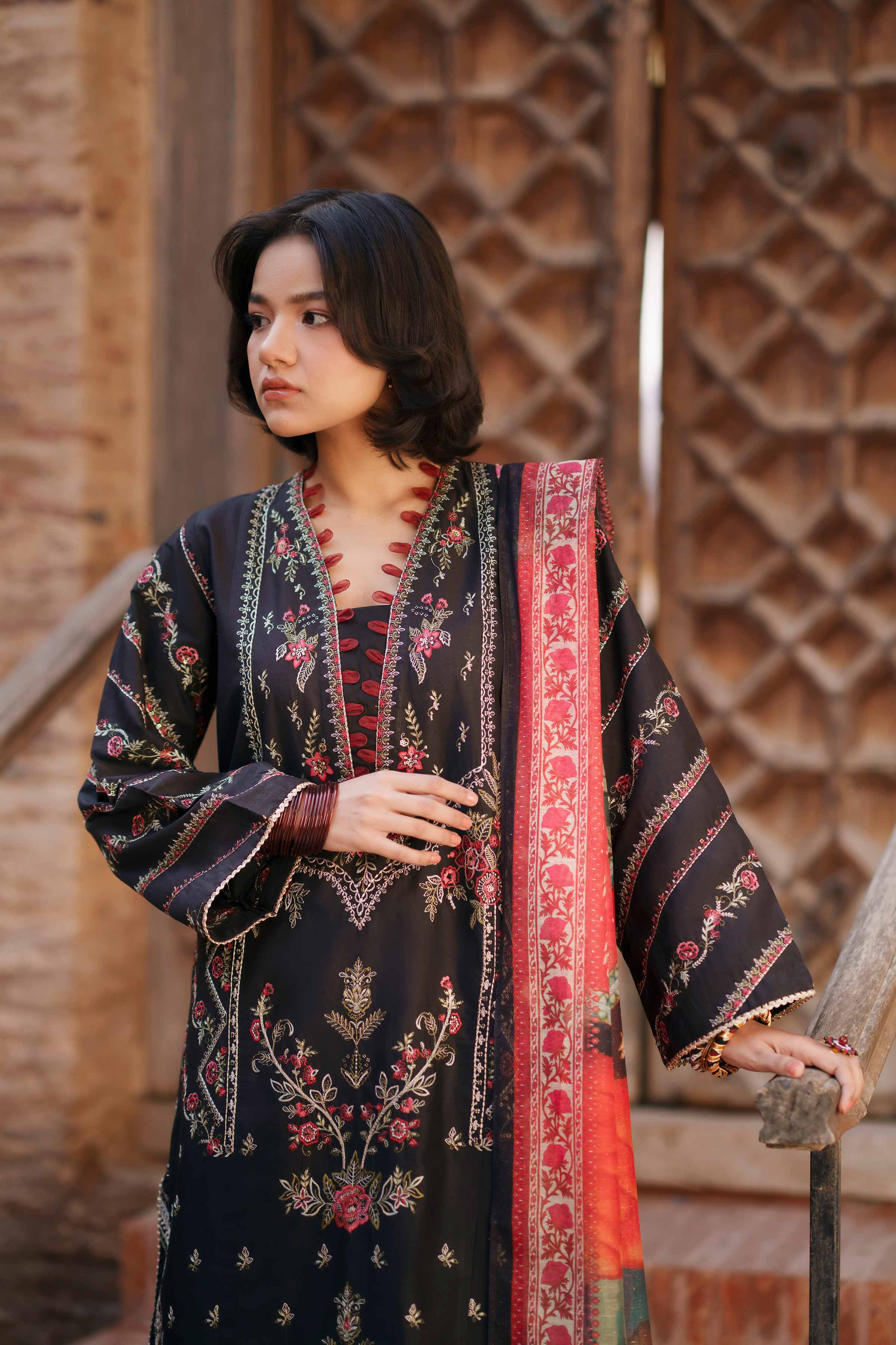 2 Piece - Embroidered Suit - PE26-144