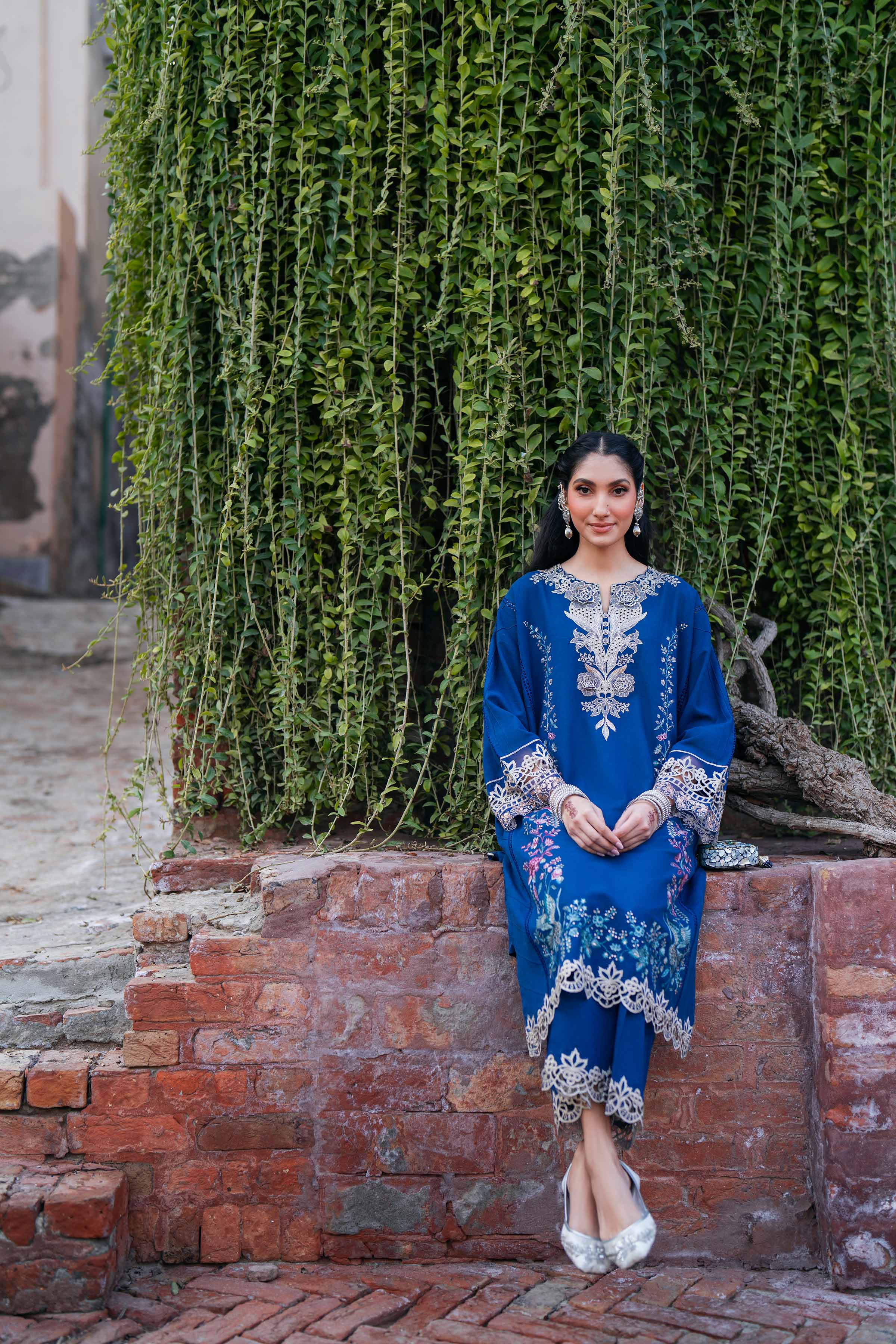 2 Piece - Embroidered Suit - PE26-47