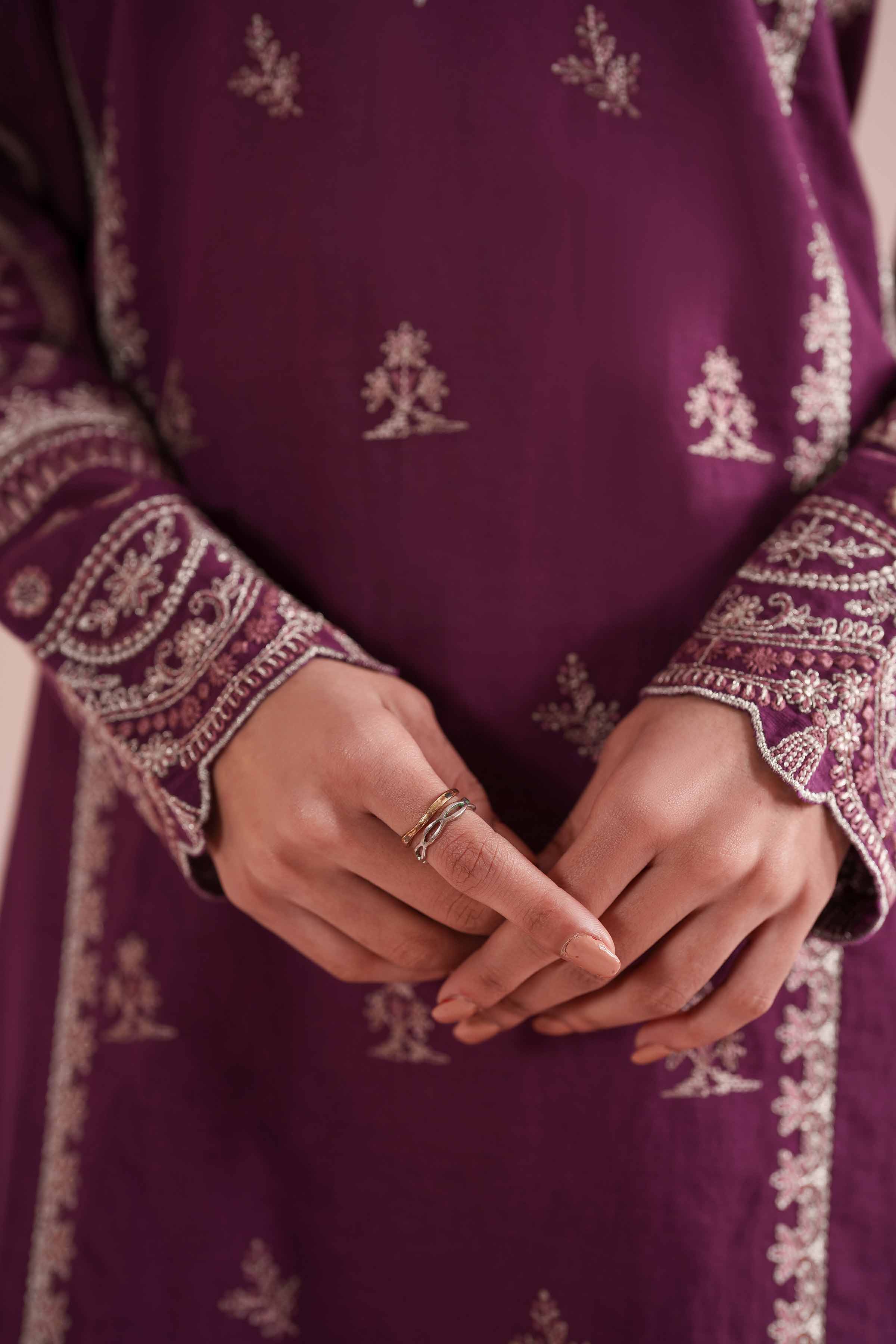 2 Piece - Embroidered Suit - PE26-49