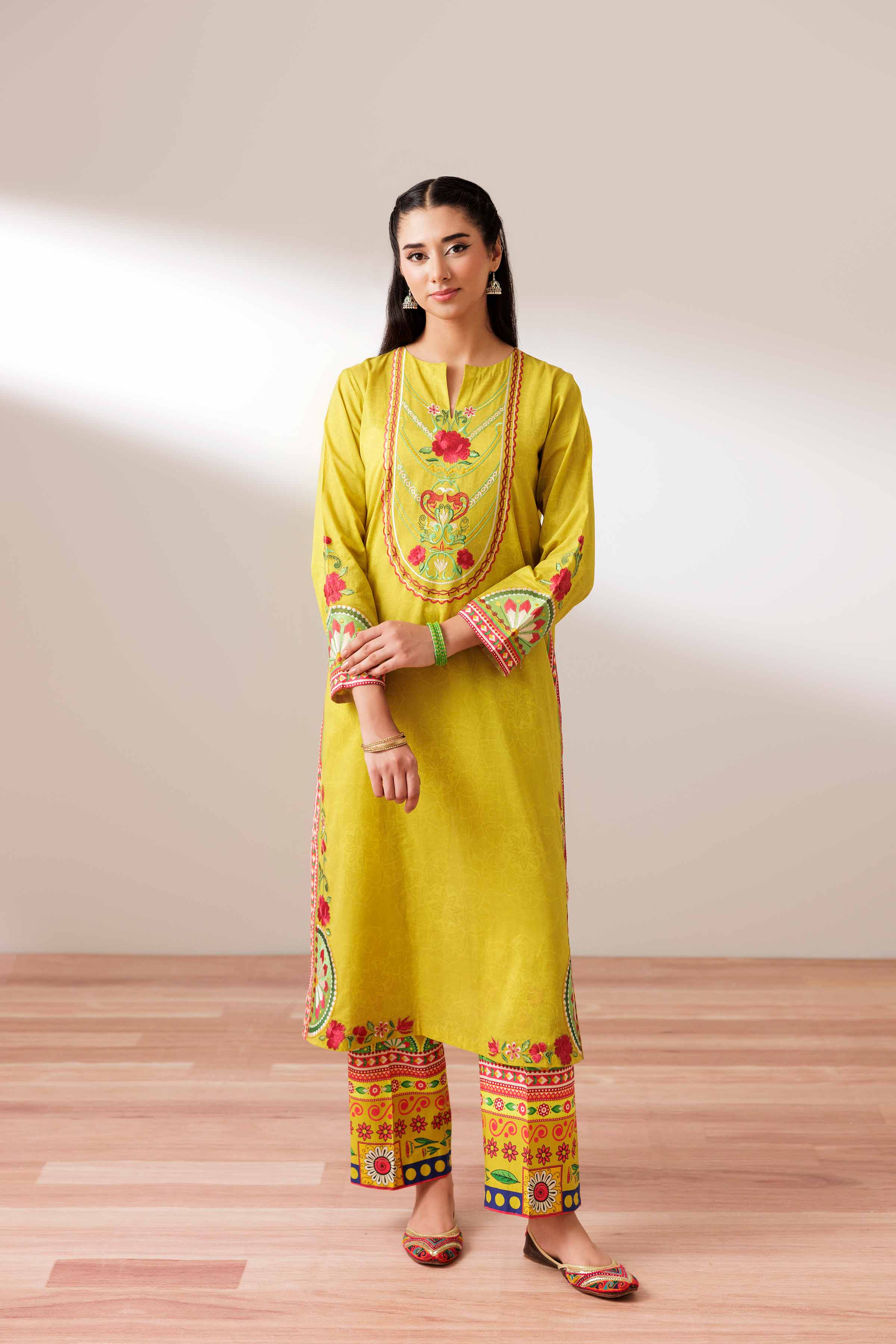2 Piece - Printed Embroidered Suit - PS25-167