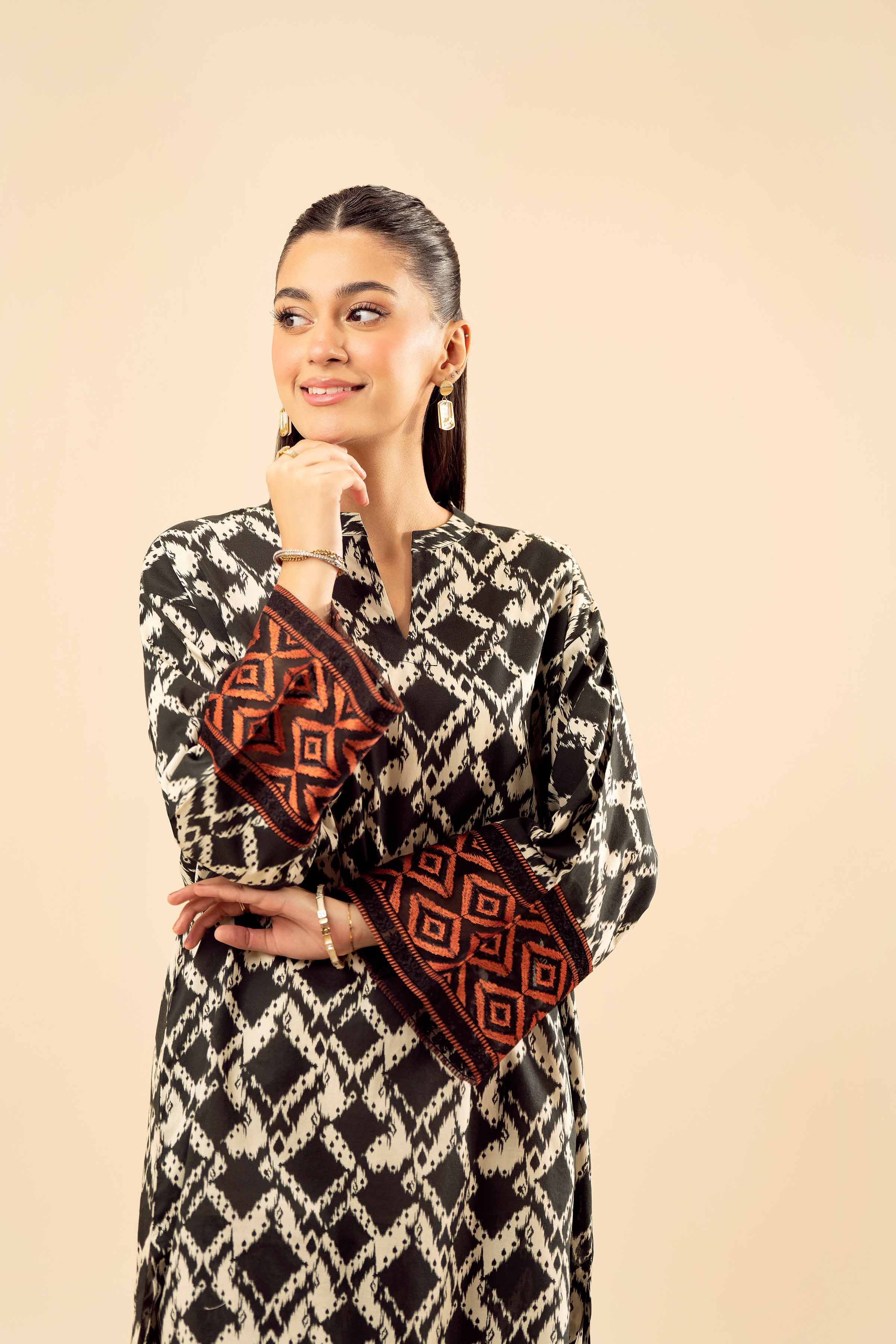 NISHATUAE - Black Embroidered Cambric 2-piece Ready to wear Dress