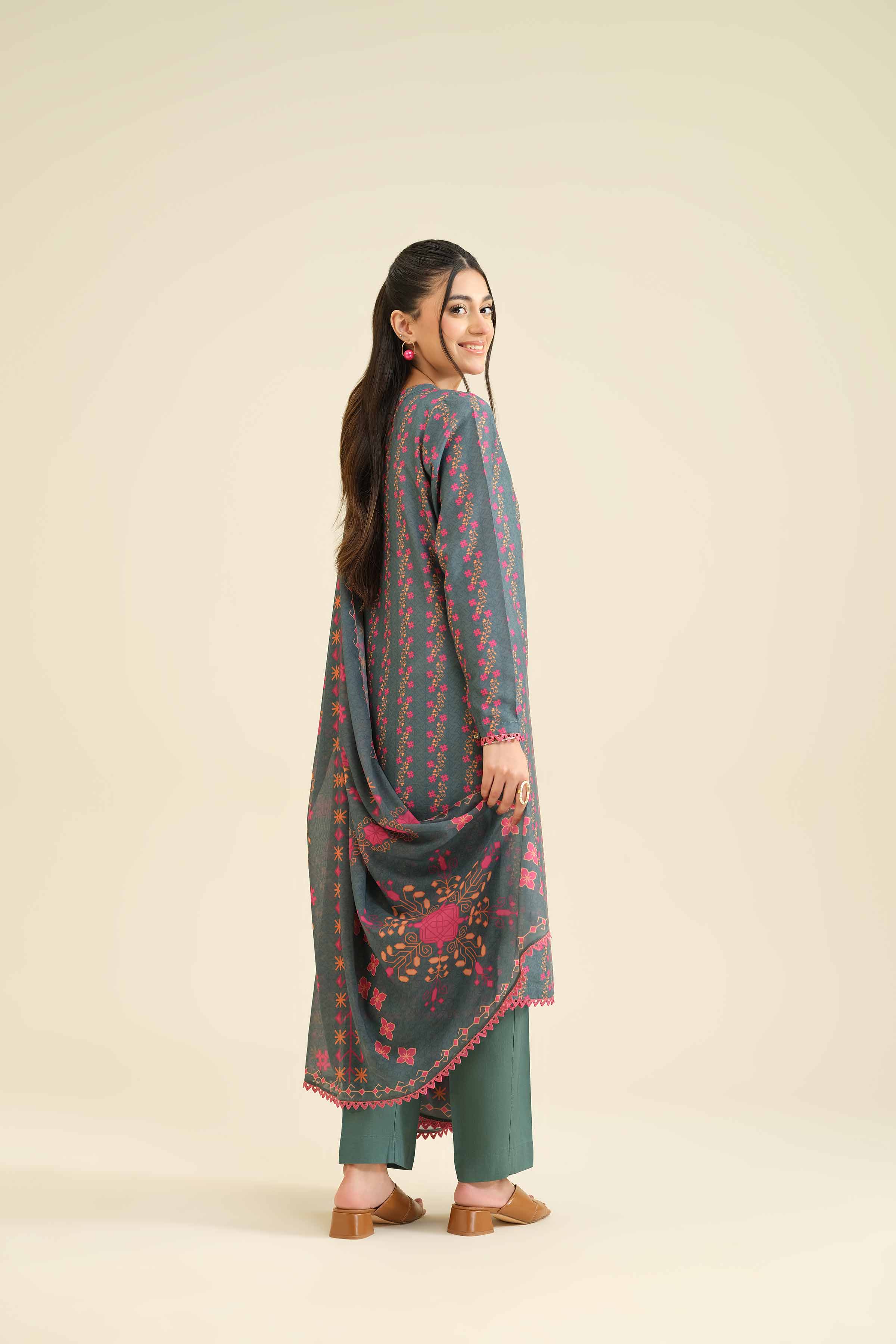 NISHATUAE - Green Printed Lawn 3-piece Ready to wear Suit