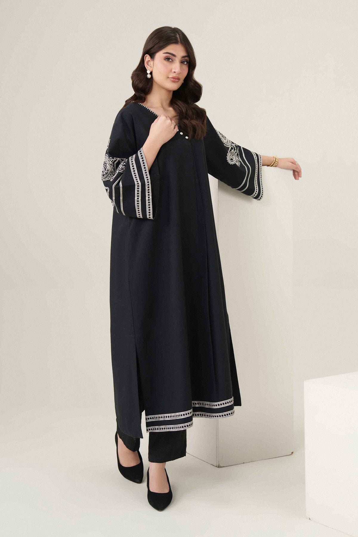 Black Embroidered Dress in Yarn Dyed ready-to-wear