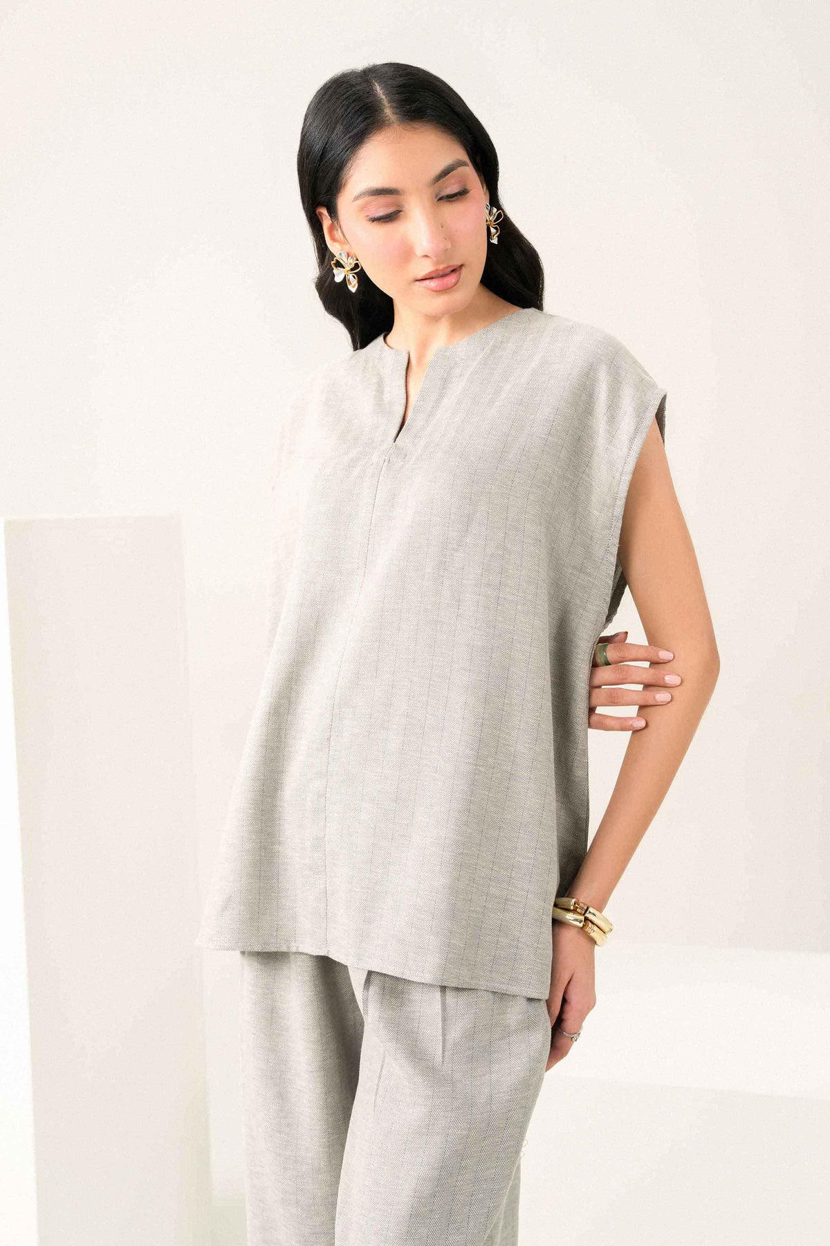 Grey 2-Piece Solid Suit in Yarn Dyed ready-to-wear