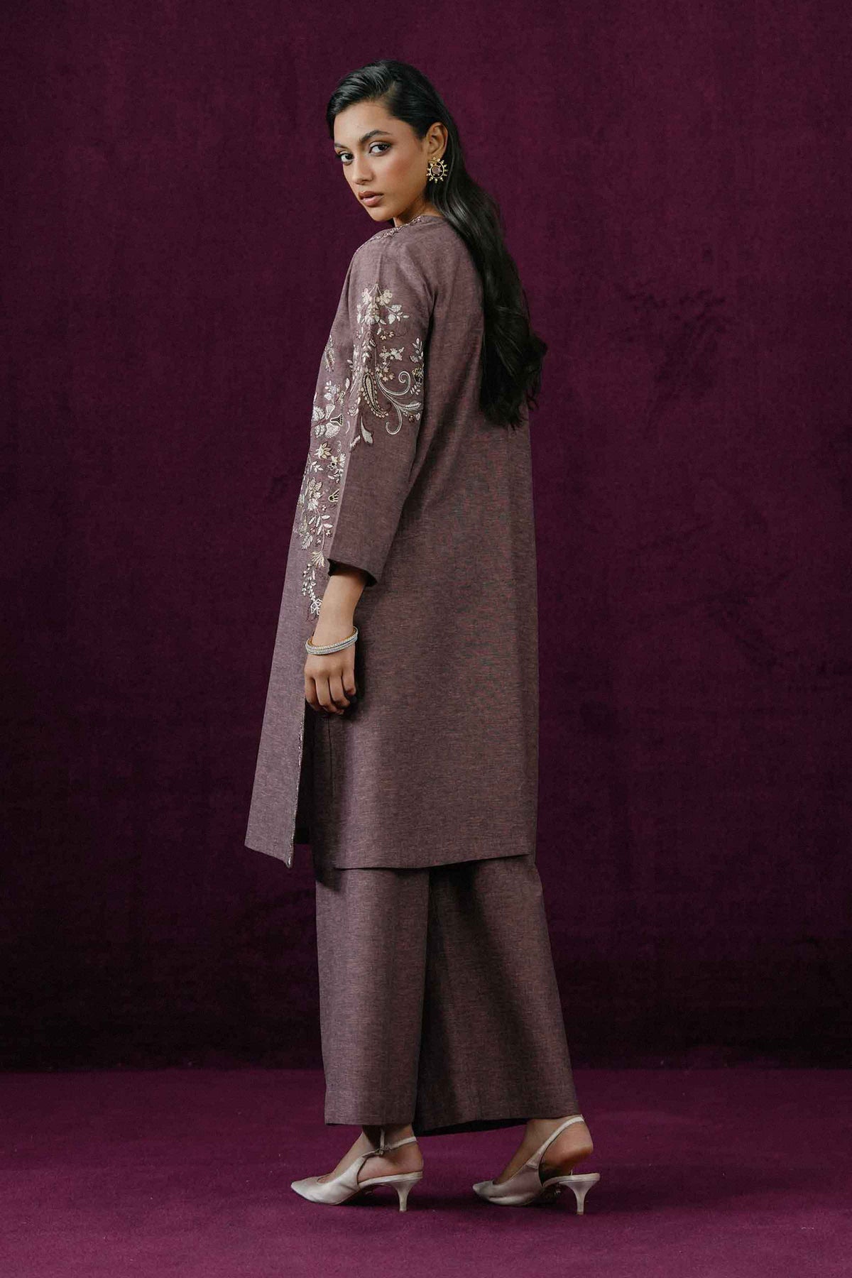 2 PIECE - EMBROIDERED SUIT - ST2PE-BOUT26WV2-17 for Women - Boutique Collection | Nishat UAE | Shop Online