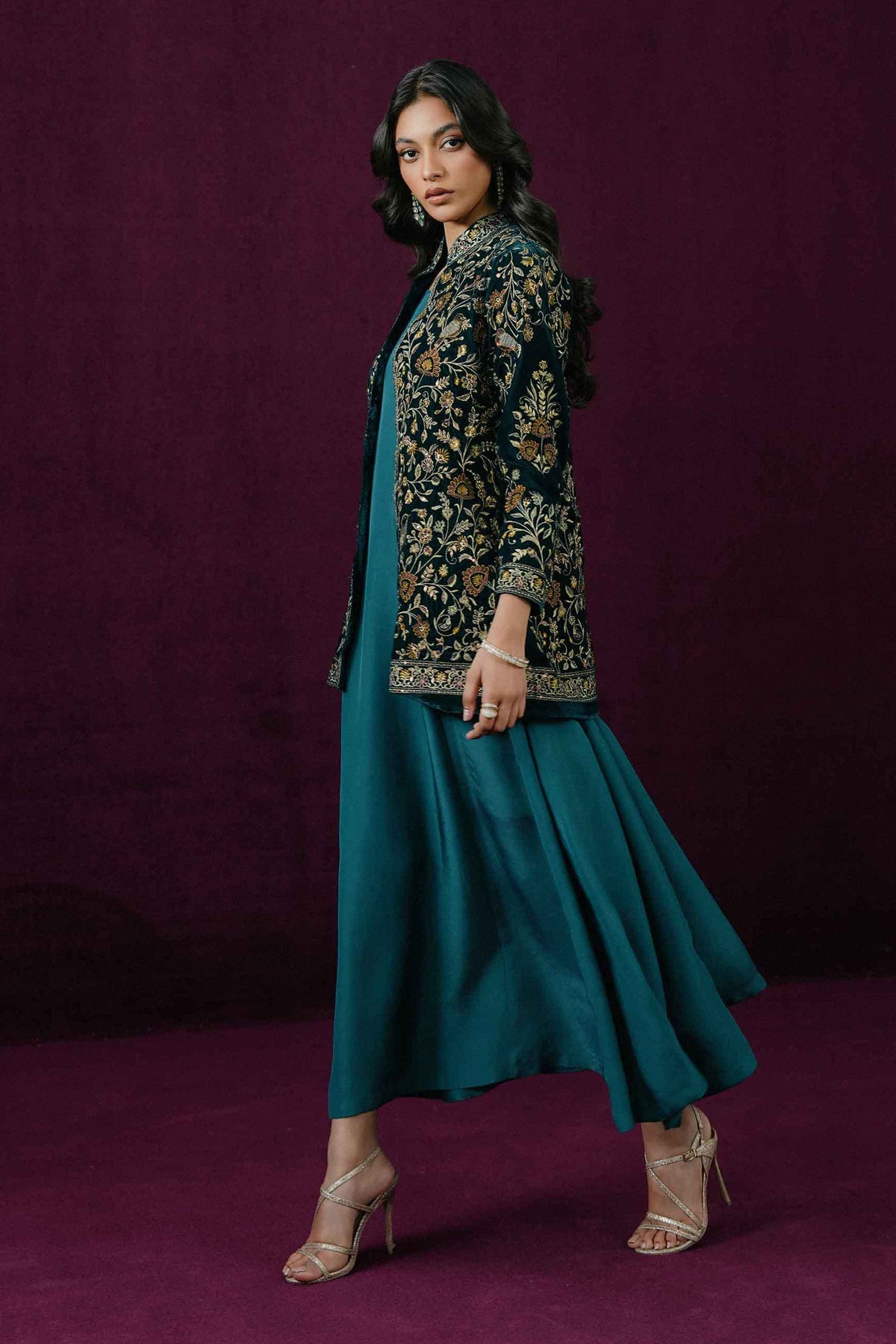 Blue 2-Piece Embroidered Suit in Velvet ready-to-wear