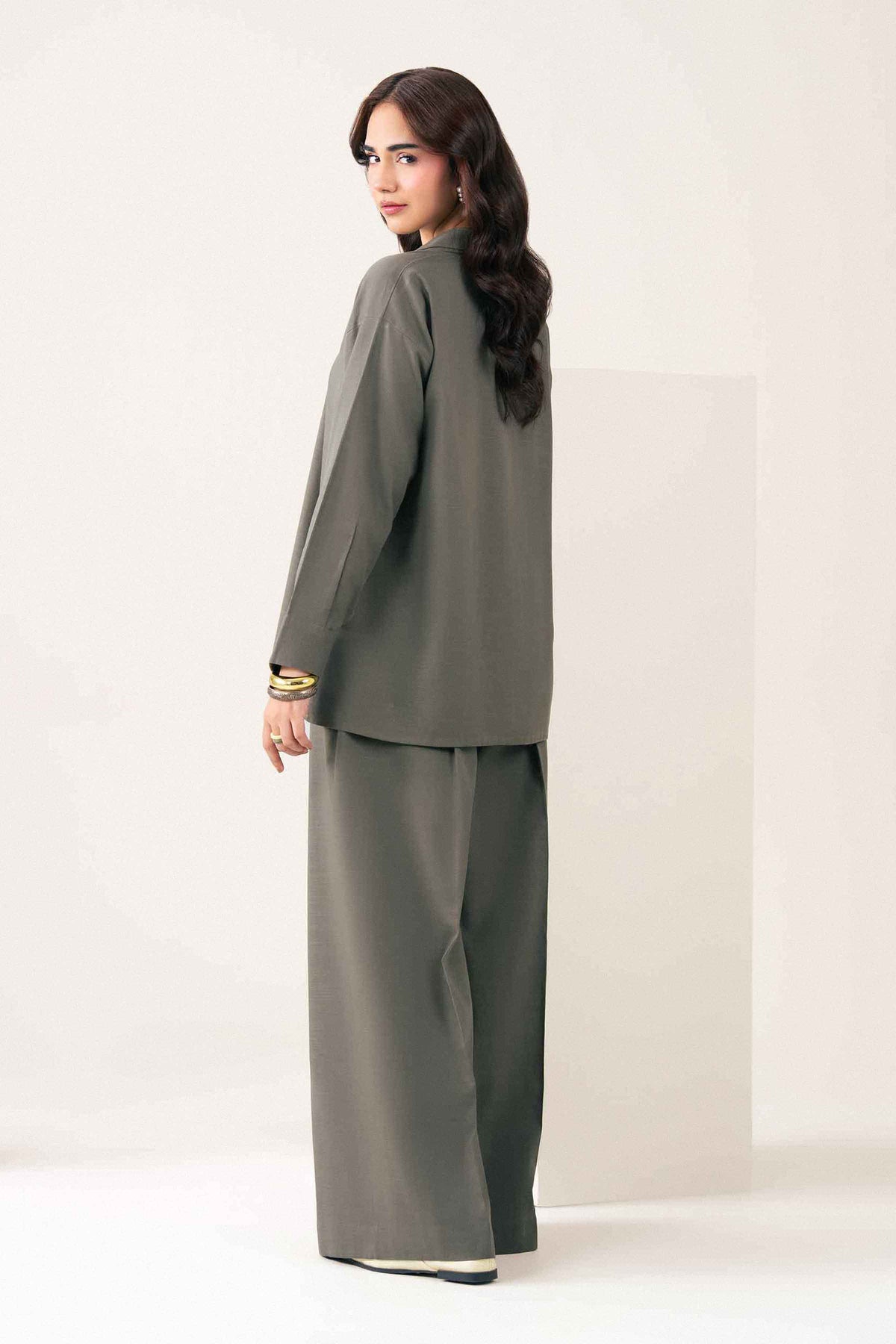Green 2-Piece Solid Suit in Yarn Dyed ready-to-wear