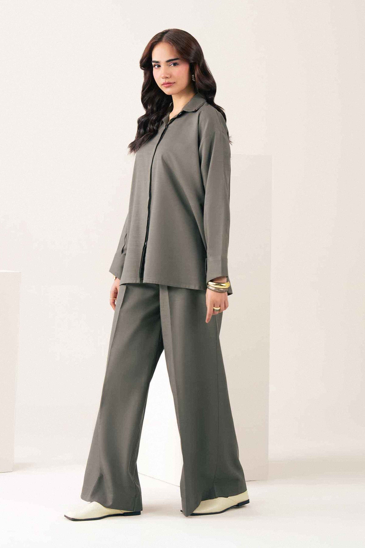 Green 2-Piece Solid Suit in Yarn Dyed ready-to-wear