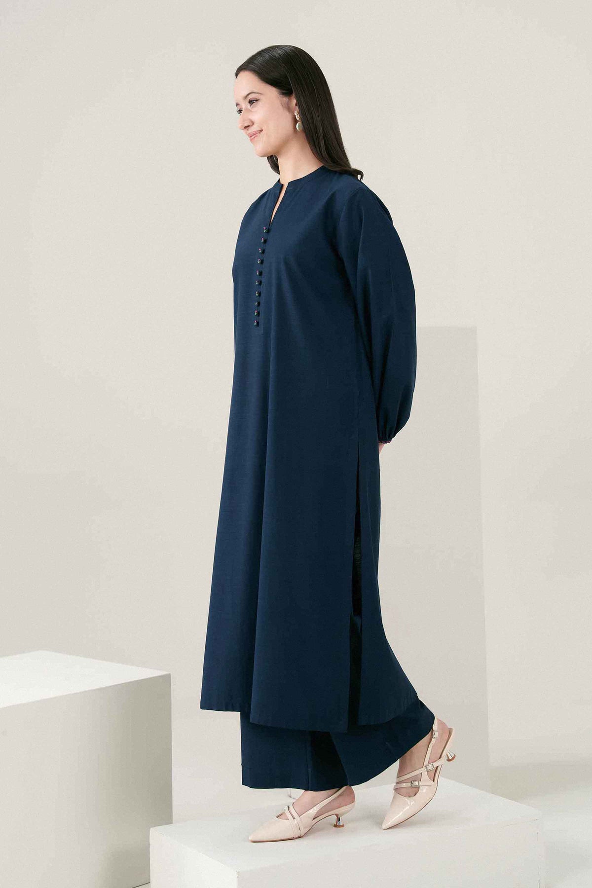 Navy 2-Piece Solid Suit in Yarn Dyed ready-to-wear