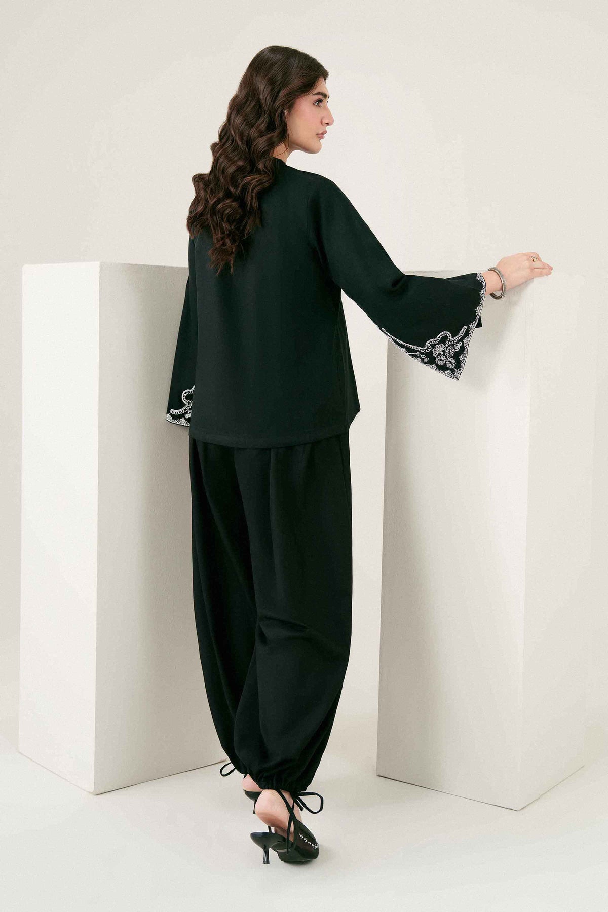 Black Embroidered Tunic in Yarn Dyed ready-to-wear
