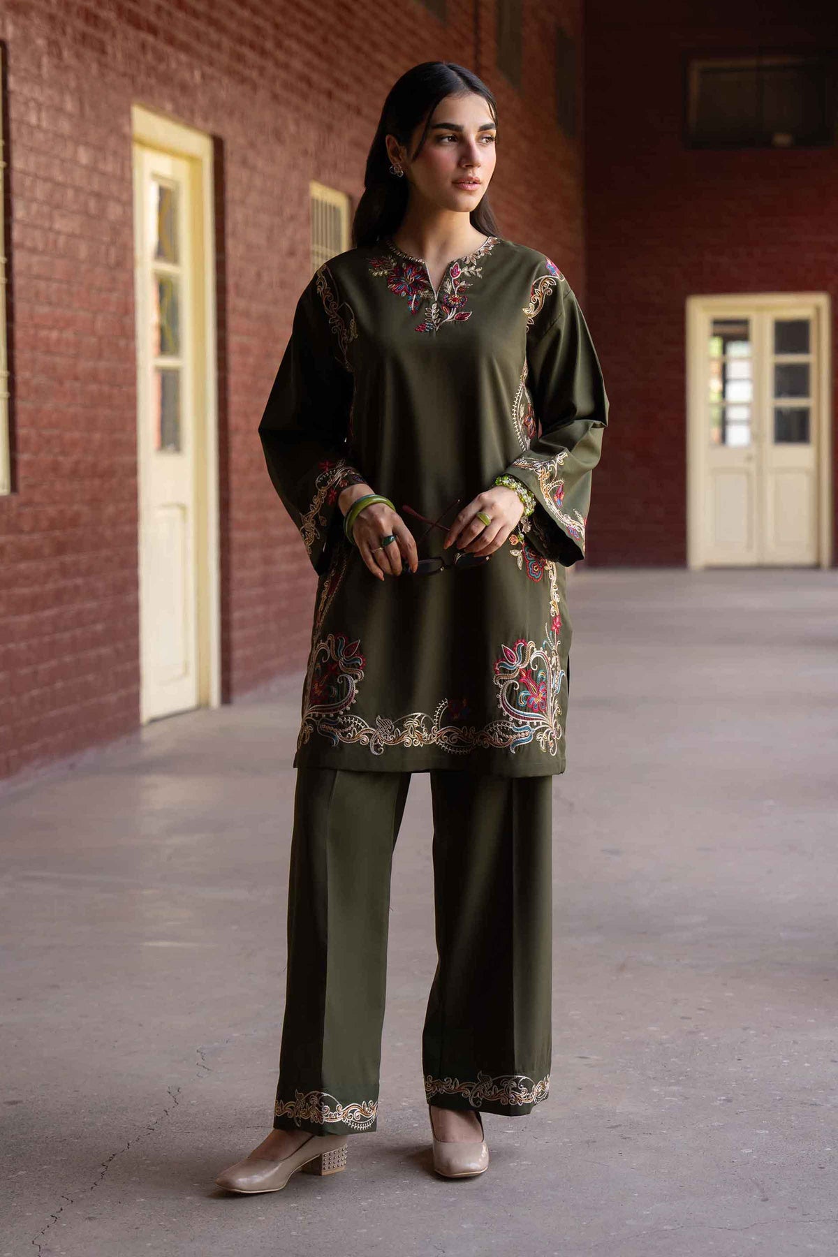 Green 2-Piece Embroidered Suit in PV ready-to-wear