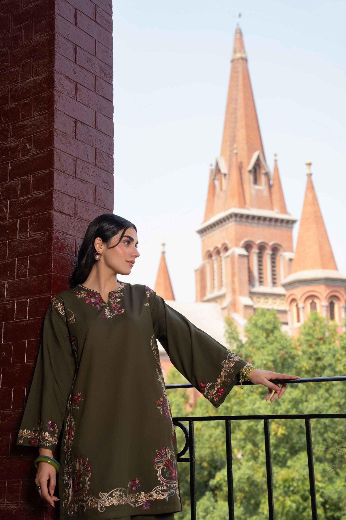 Green 2-Piece Embroidered Suit in PV ready-to-wear