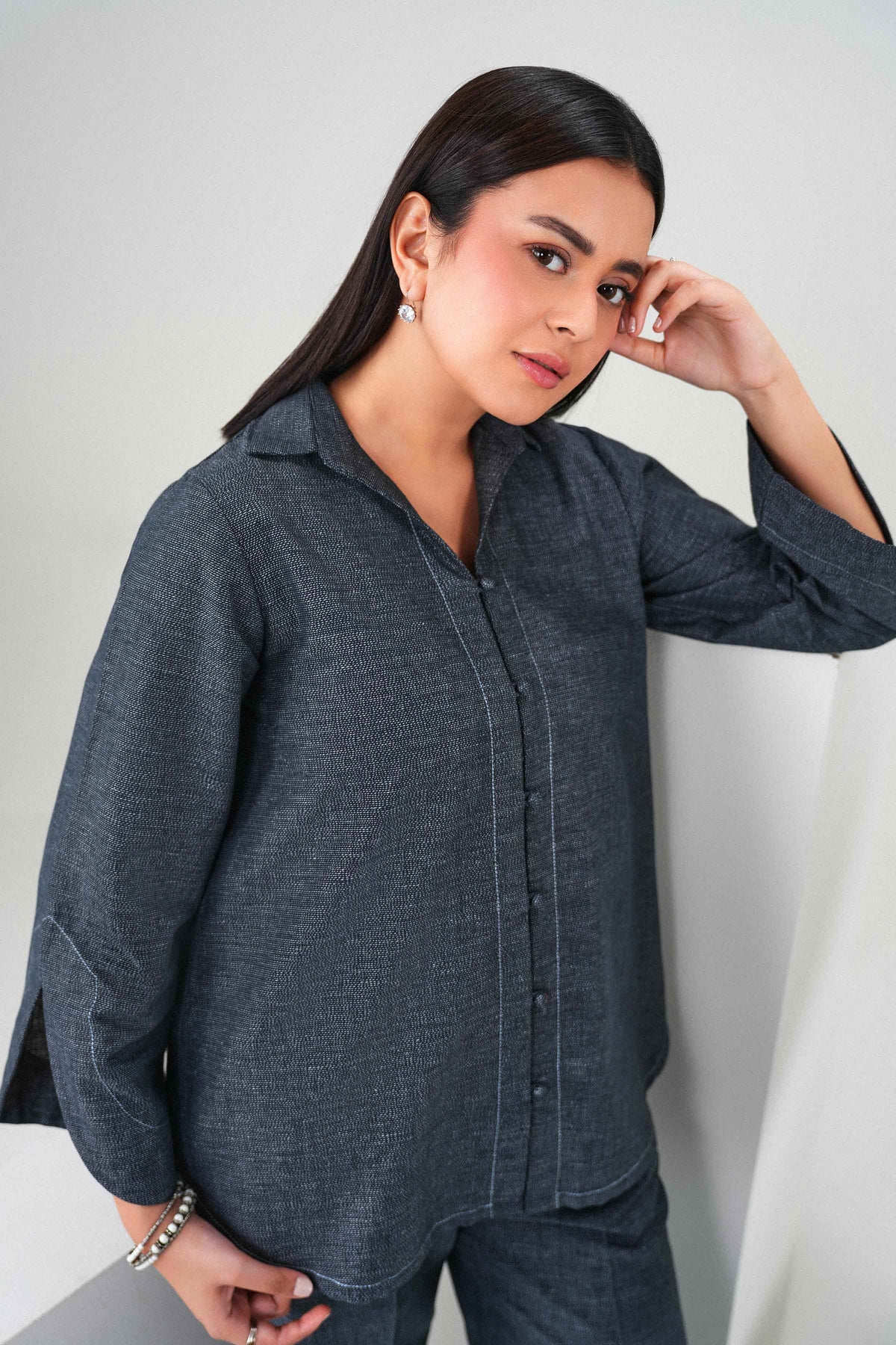 Black 2-Piece Solid Suit in Jacquard ready-to-wear