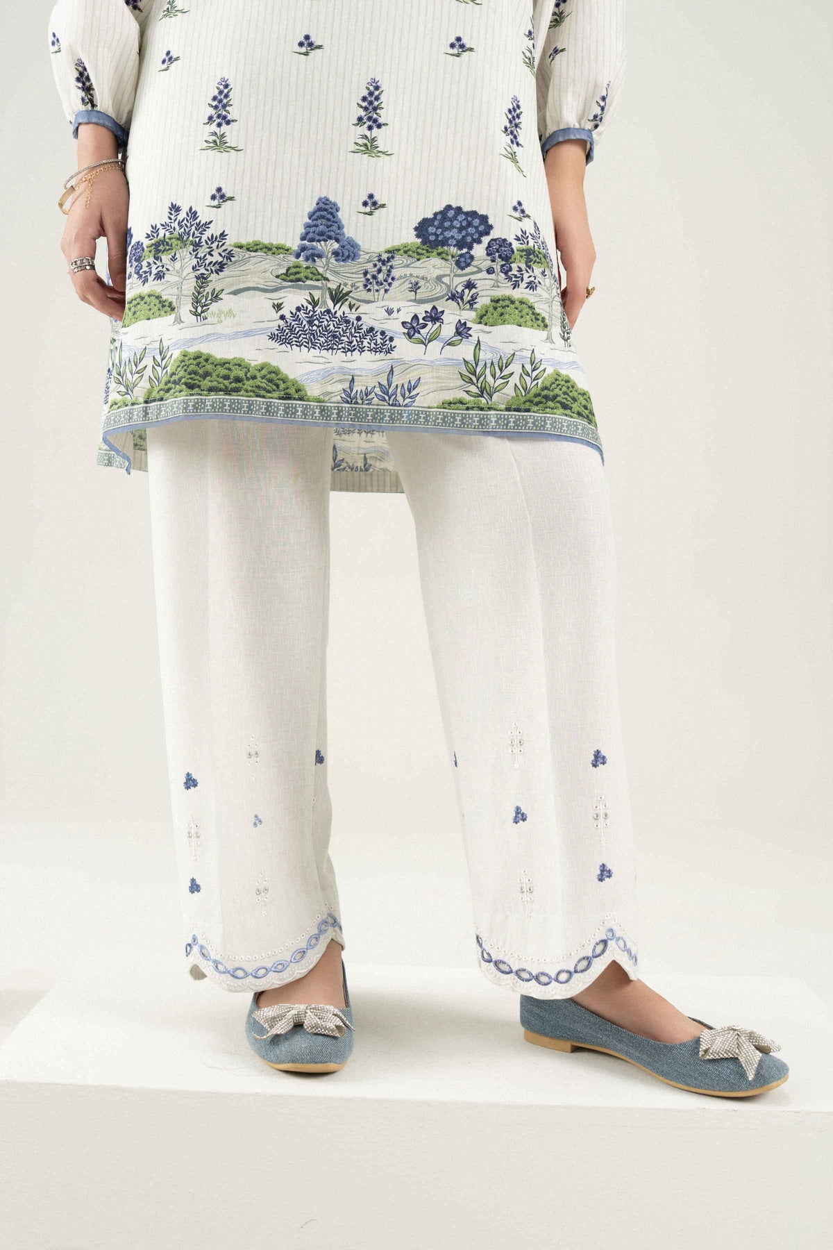 Off White 2-Piece Printed Embroidered Suit in Karandi ready-to-wear