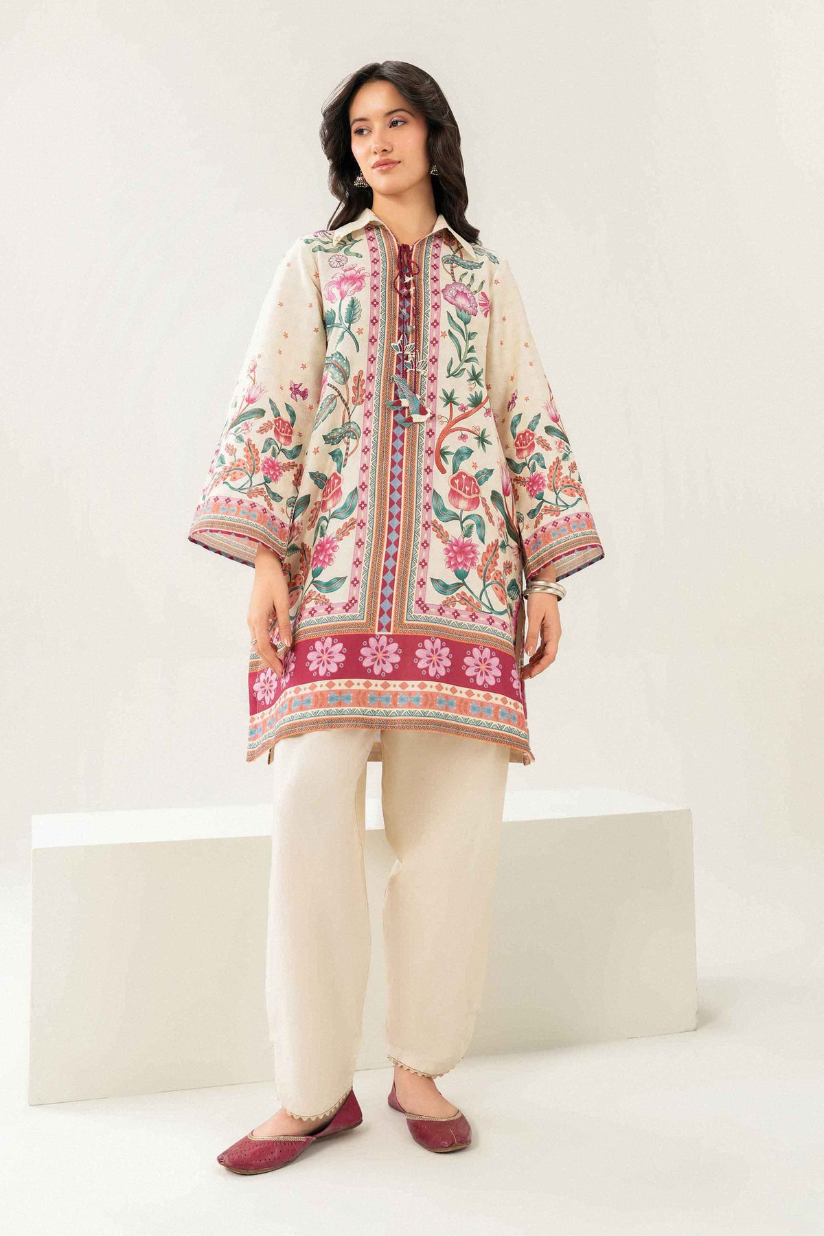 Off White 2-Piece Printed Suit in Dobby ready-to-wear