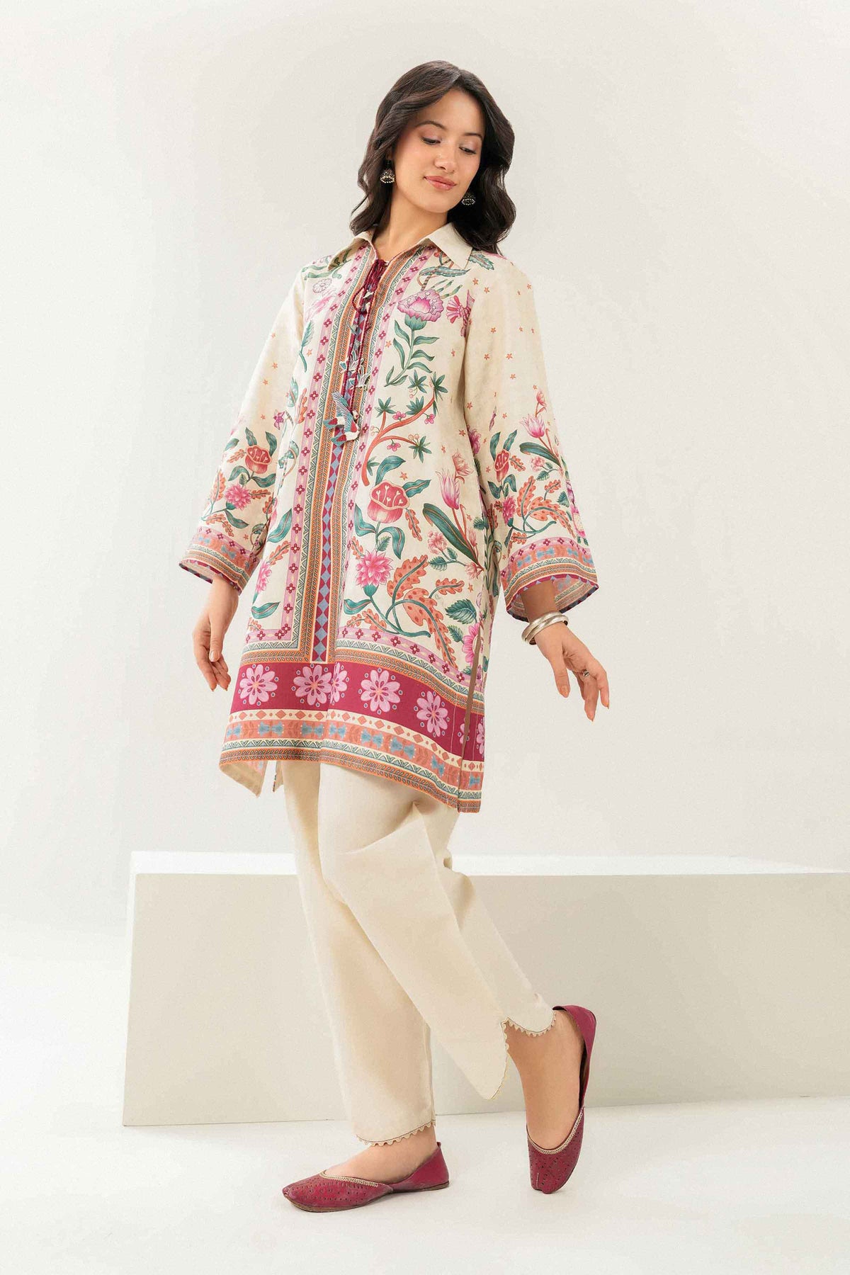 Off White 2-Piece Printed Suit in Dobby ready-to-wear