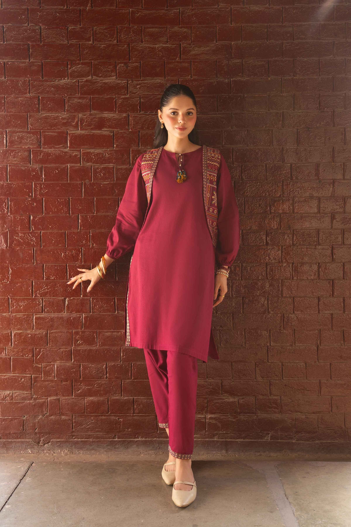 Magenta 3-Piece Embroidered Suit in Khaddar ready-to-wear