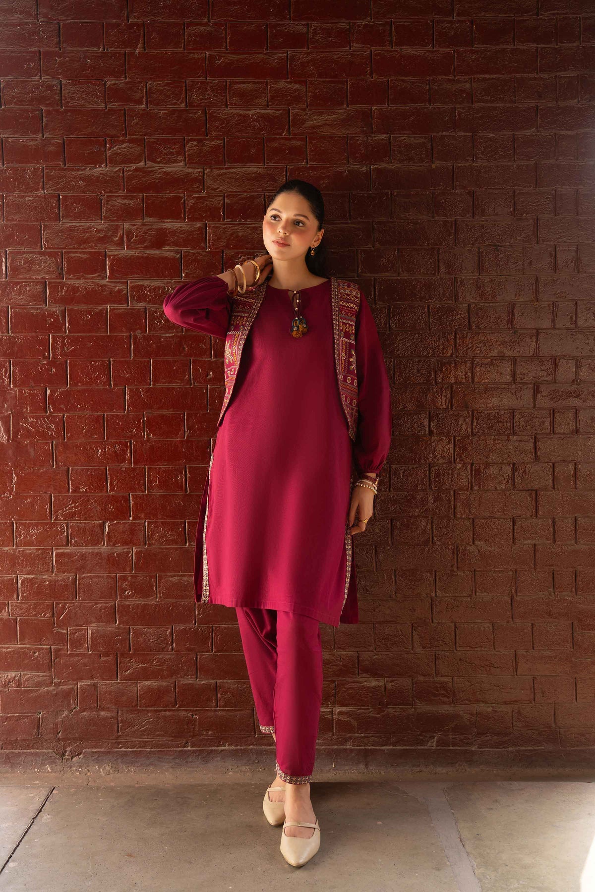 Magenta 3-Piece Embroidered Suit in Khaddar ready-to-wear